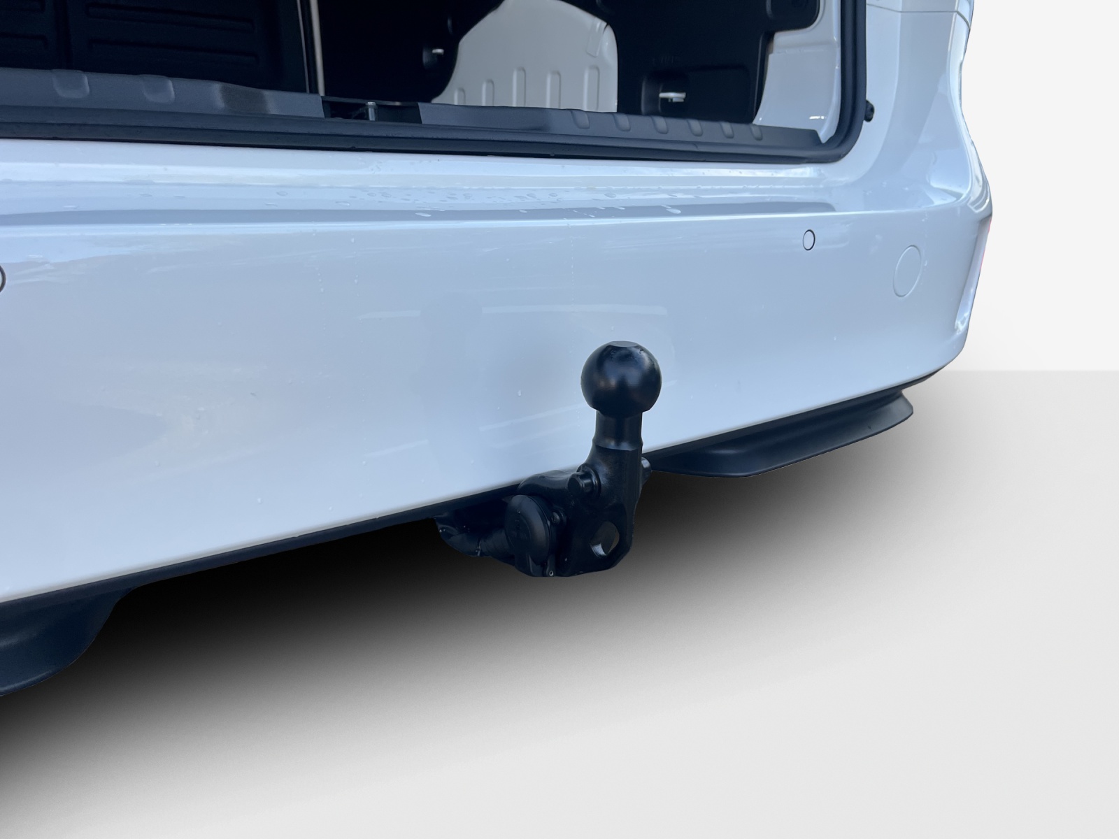 VW ID. Buzz Cargo Pro 4Motion-image-13