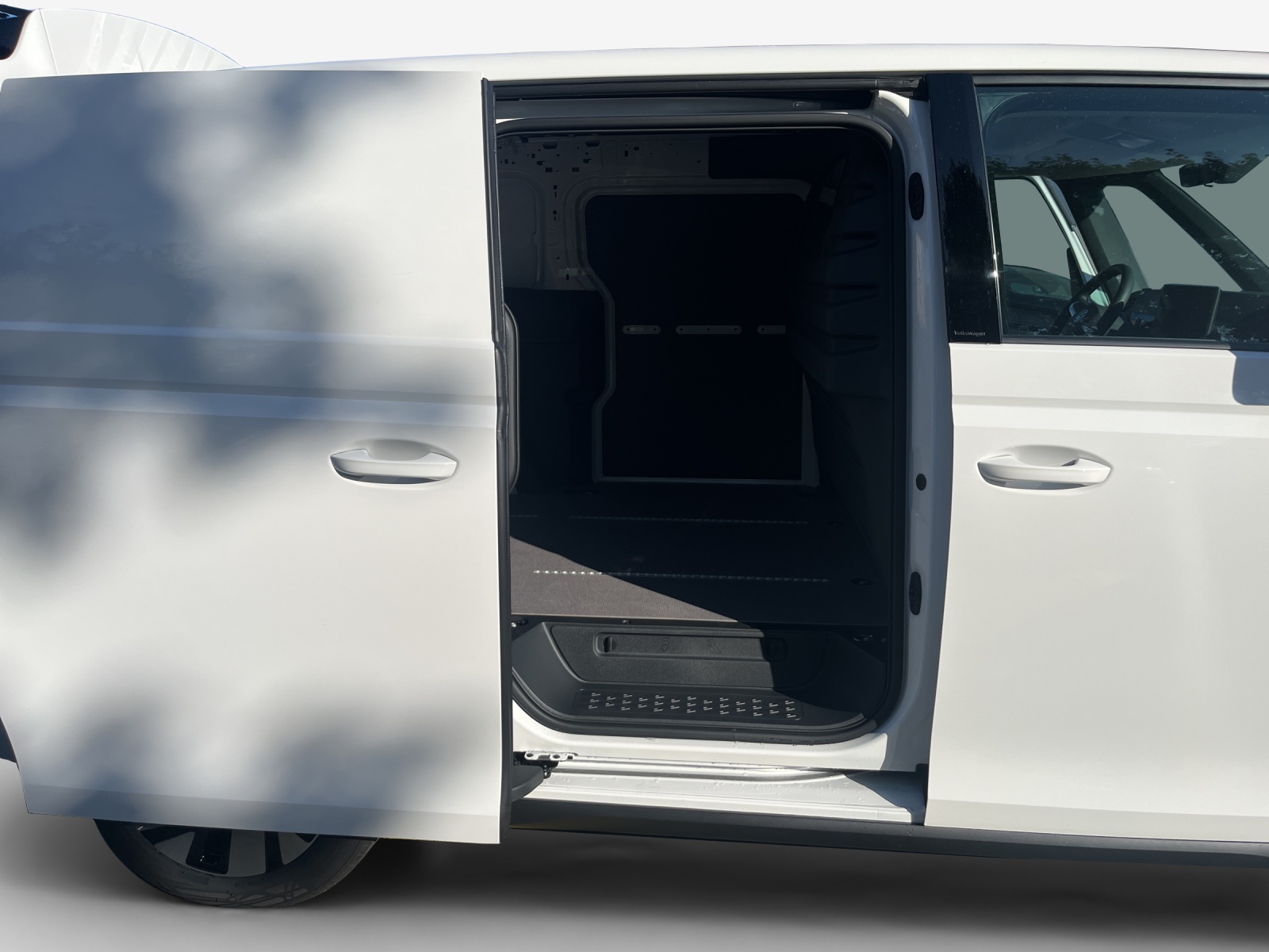 VW ID. Buzz Cargo Pro 4Motion-image-12