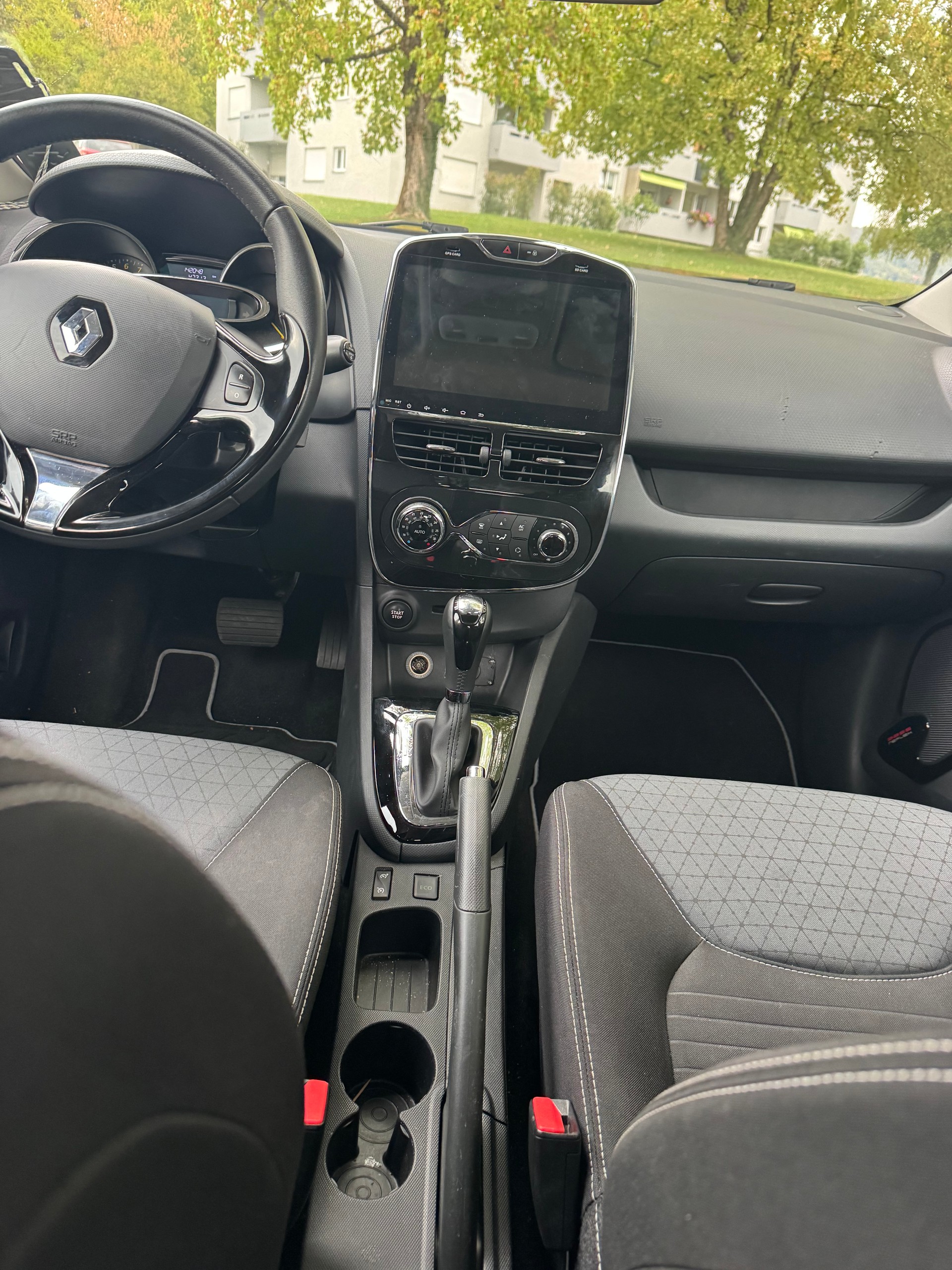 RENAULT Clio 1.2 16V T GT EDC-image-6