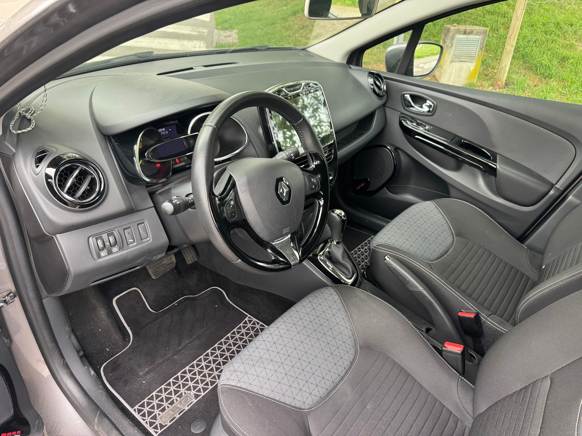 RENAULT Clio 1.2 16V T GT EDC-image-5