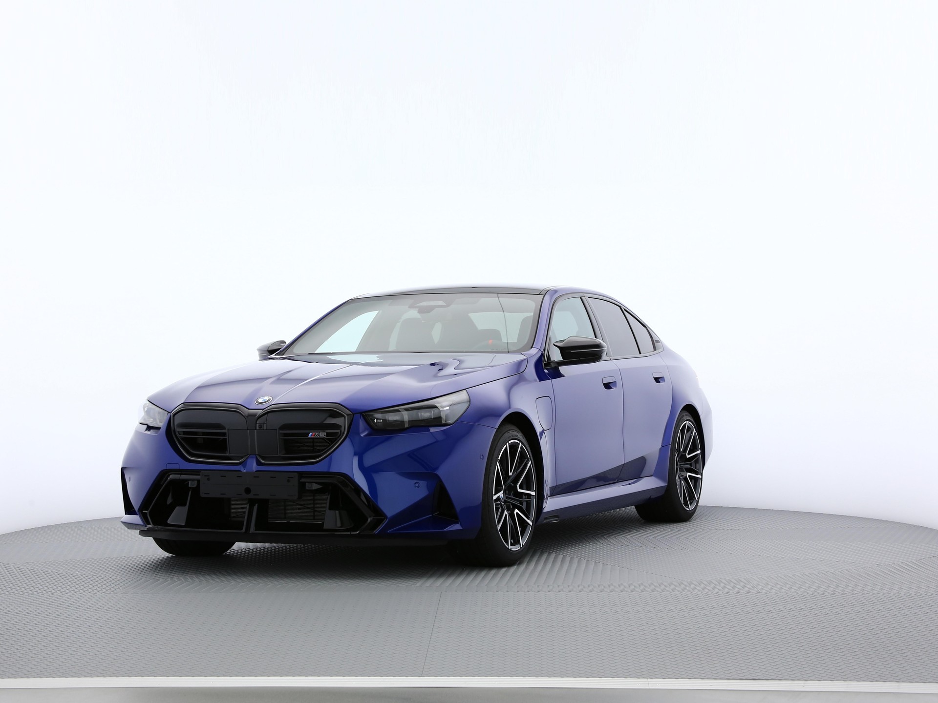 BMW M5 xDrive Limousine-image-0
