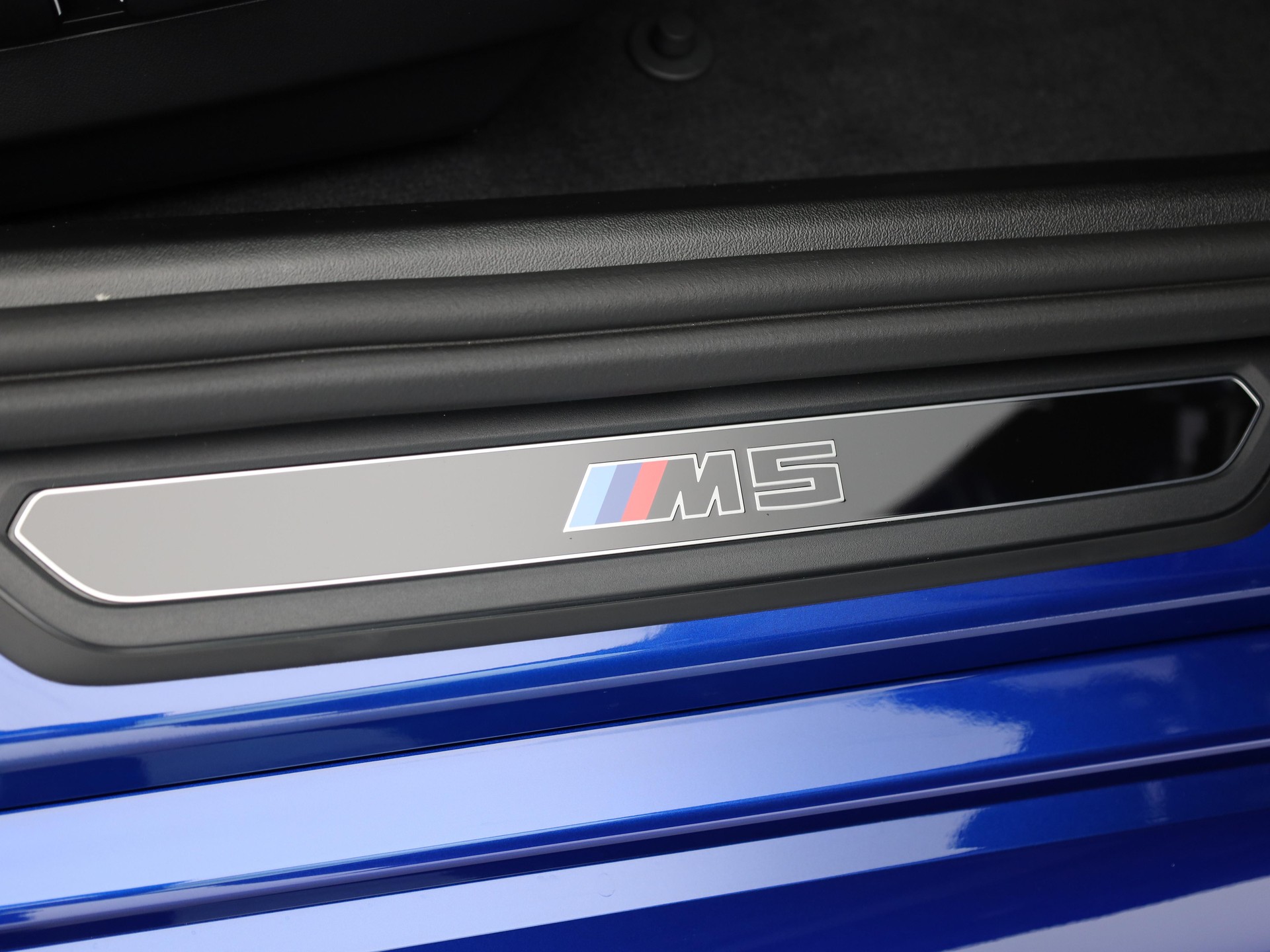 BMW M5 xDrive Limousine-image-15