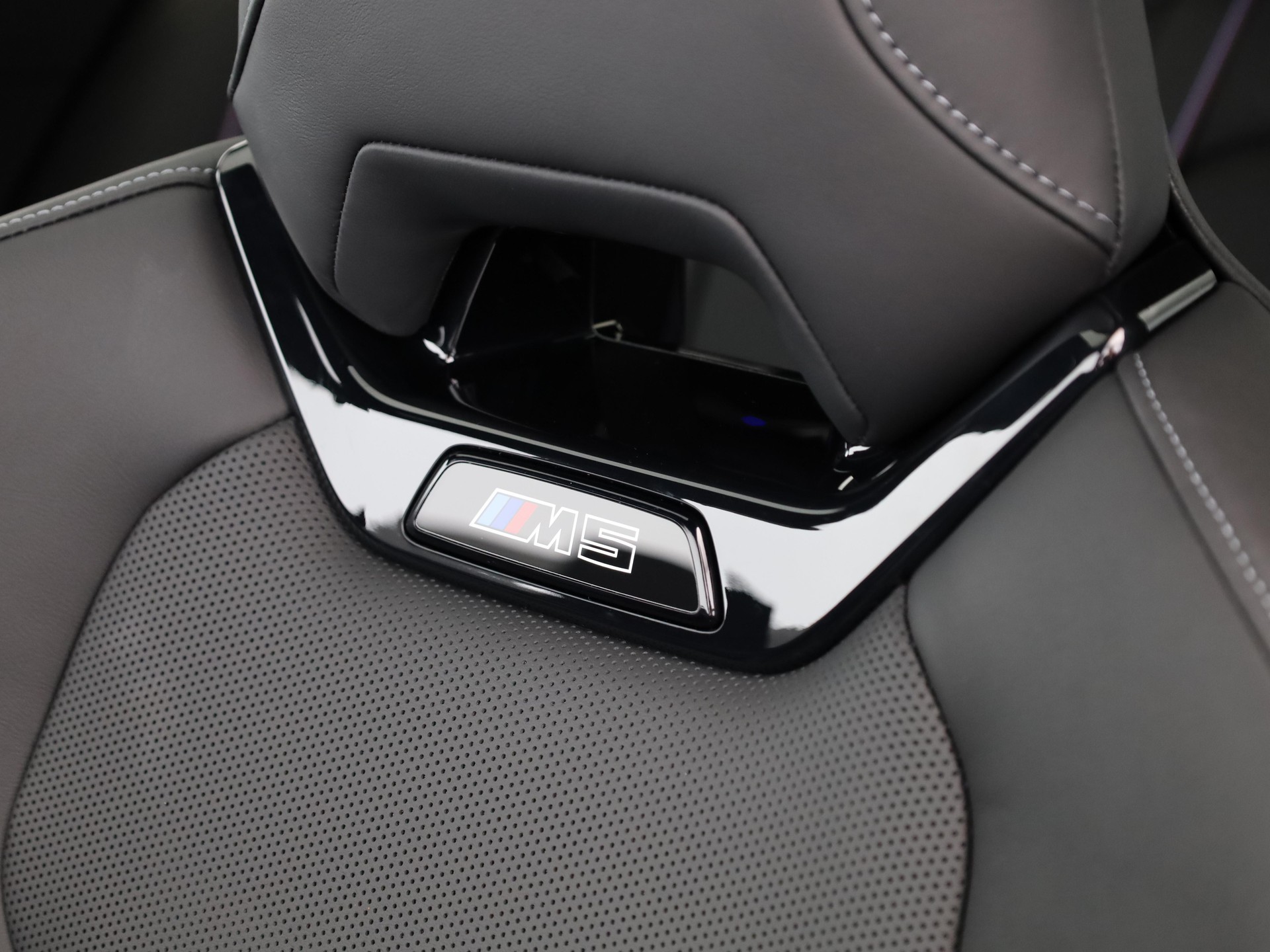 BMW M5 xDrive Limousine-image-23