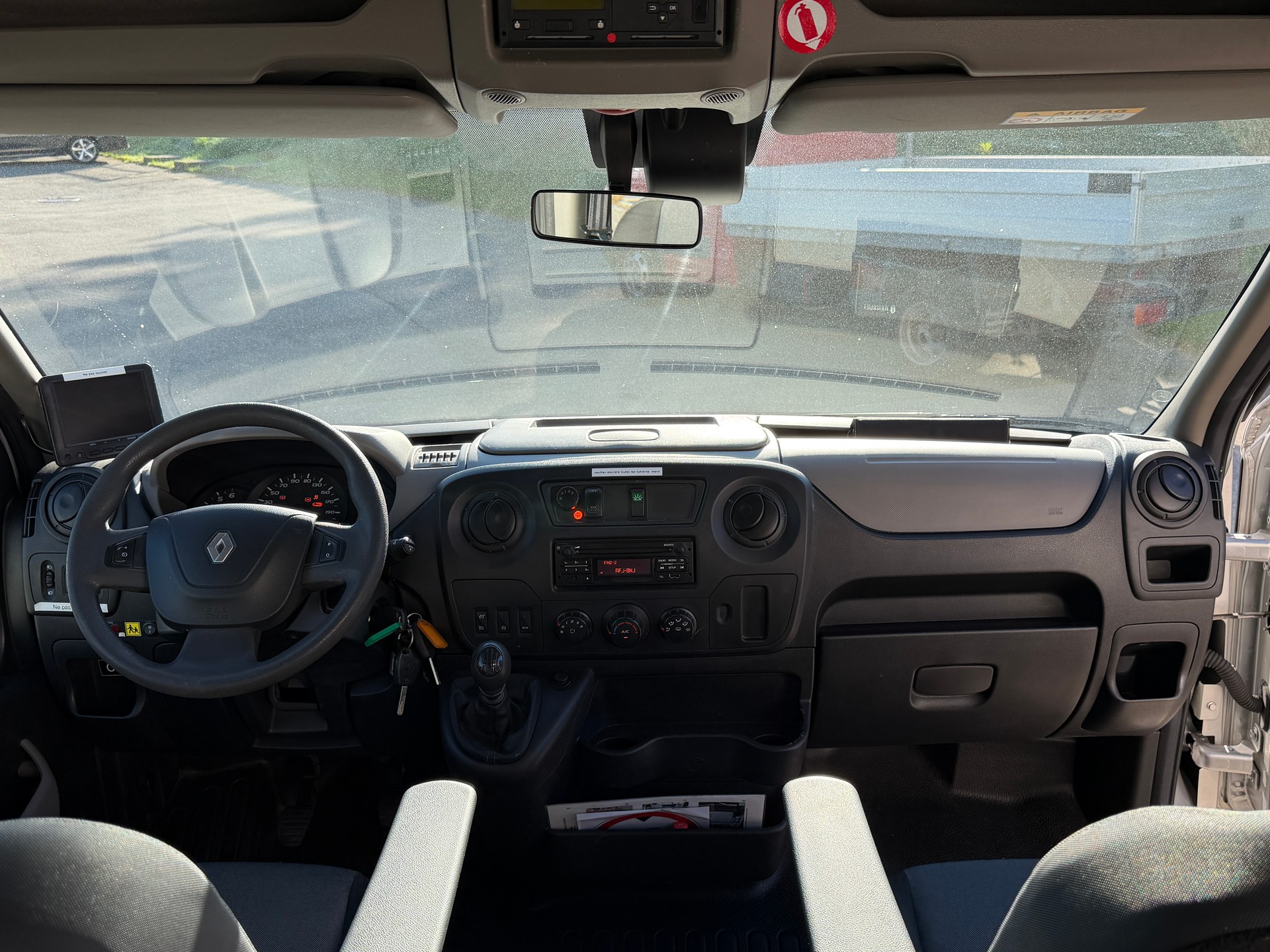 RENAULT Master T35 ENERGY dCi 145 Trabus L3H2-image-10