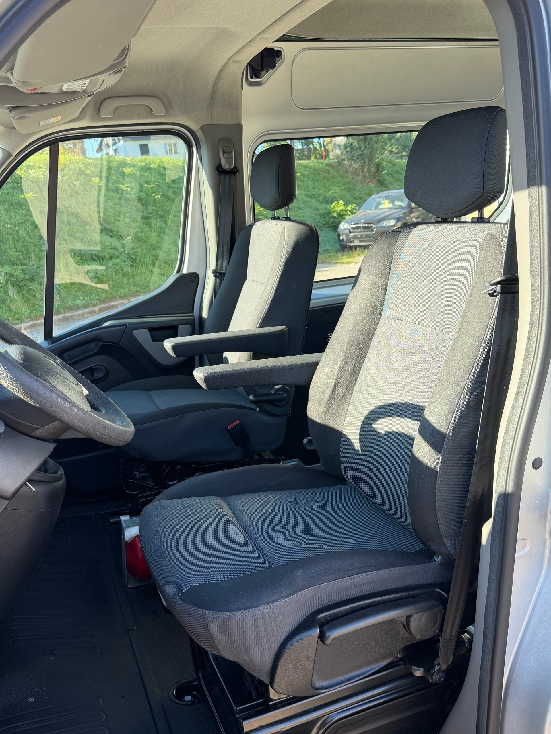 RENAULT Master T35 ENERGY dCi 145 Trabus L3H2-image-8