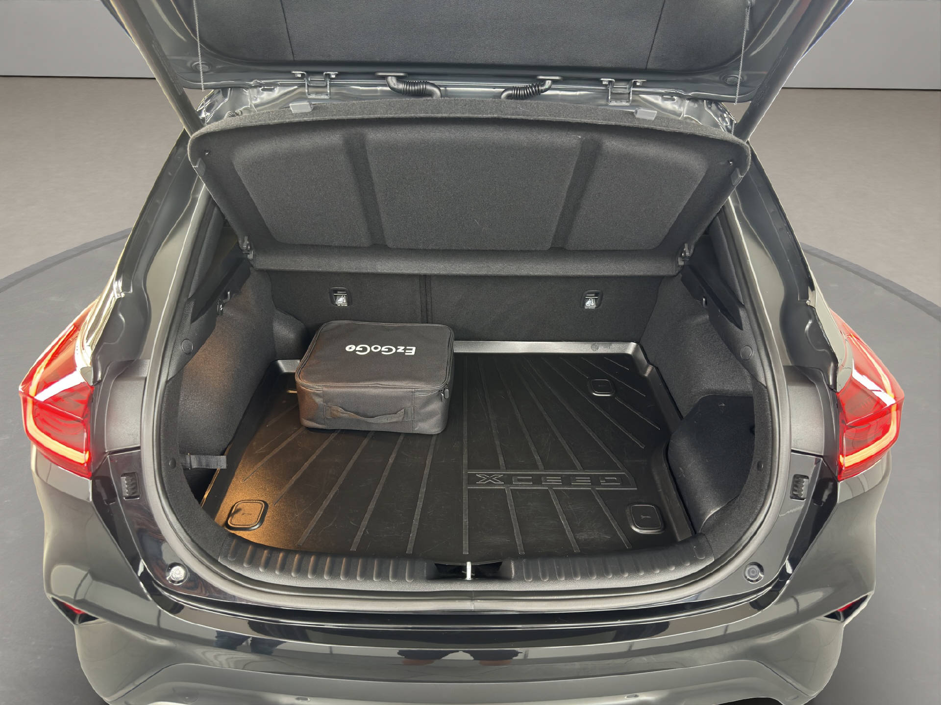KIA XCeed 1.6 GDi Plug-in Hybrid Style-image-11