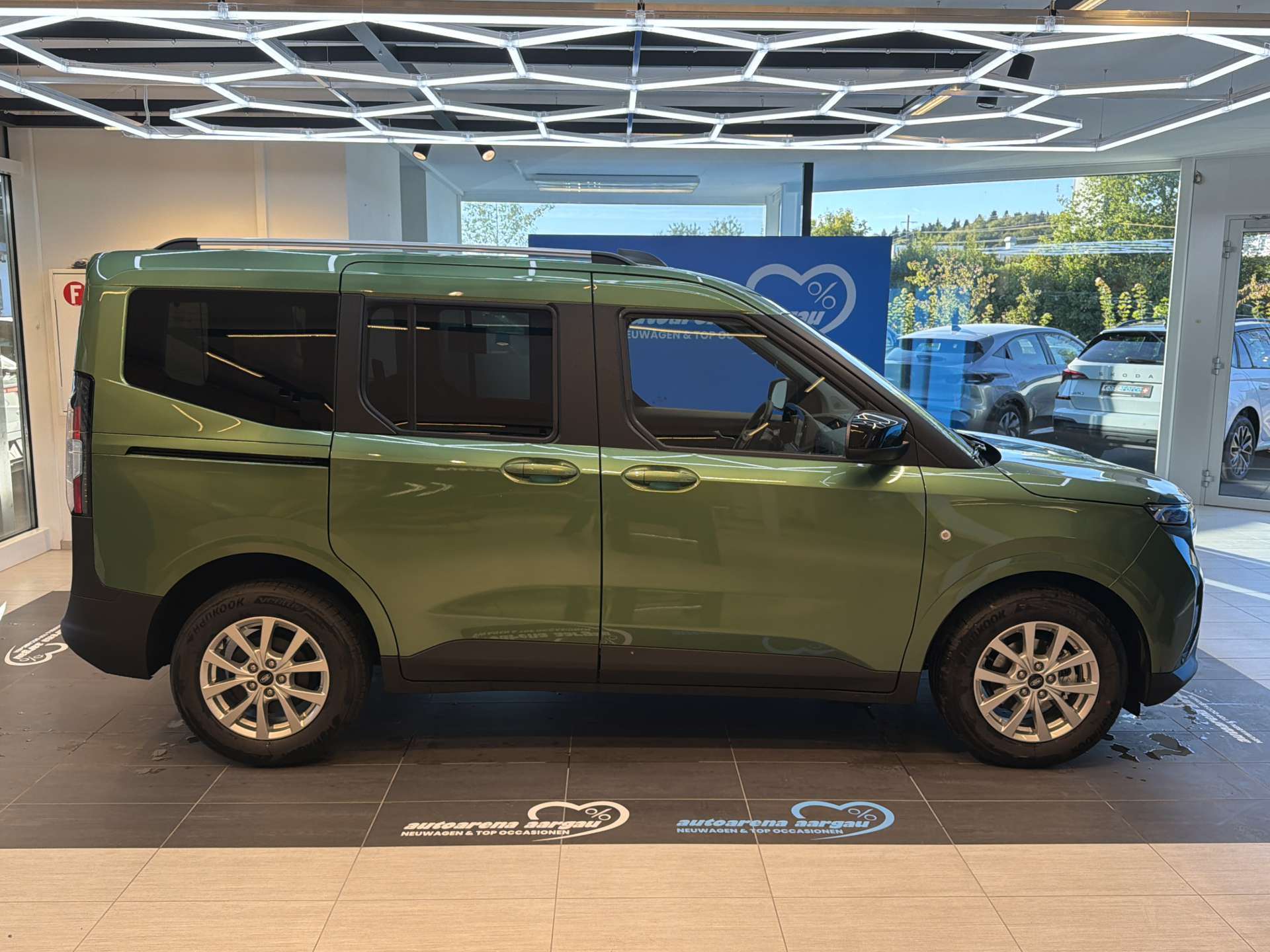 FORD Tourneo Courier 1.0 EcoBoost Titanium Automat-image-11