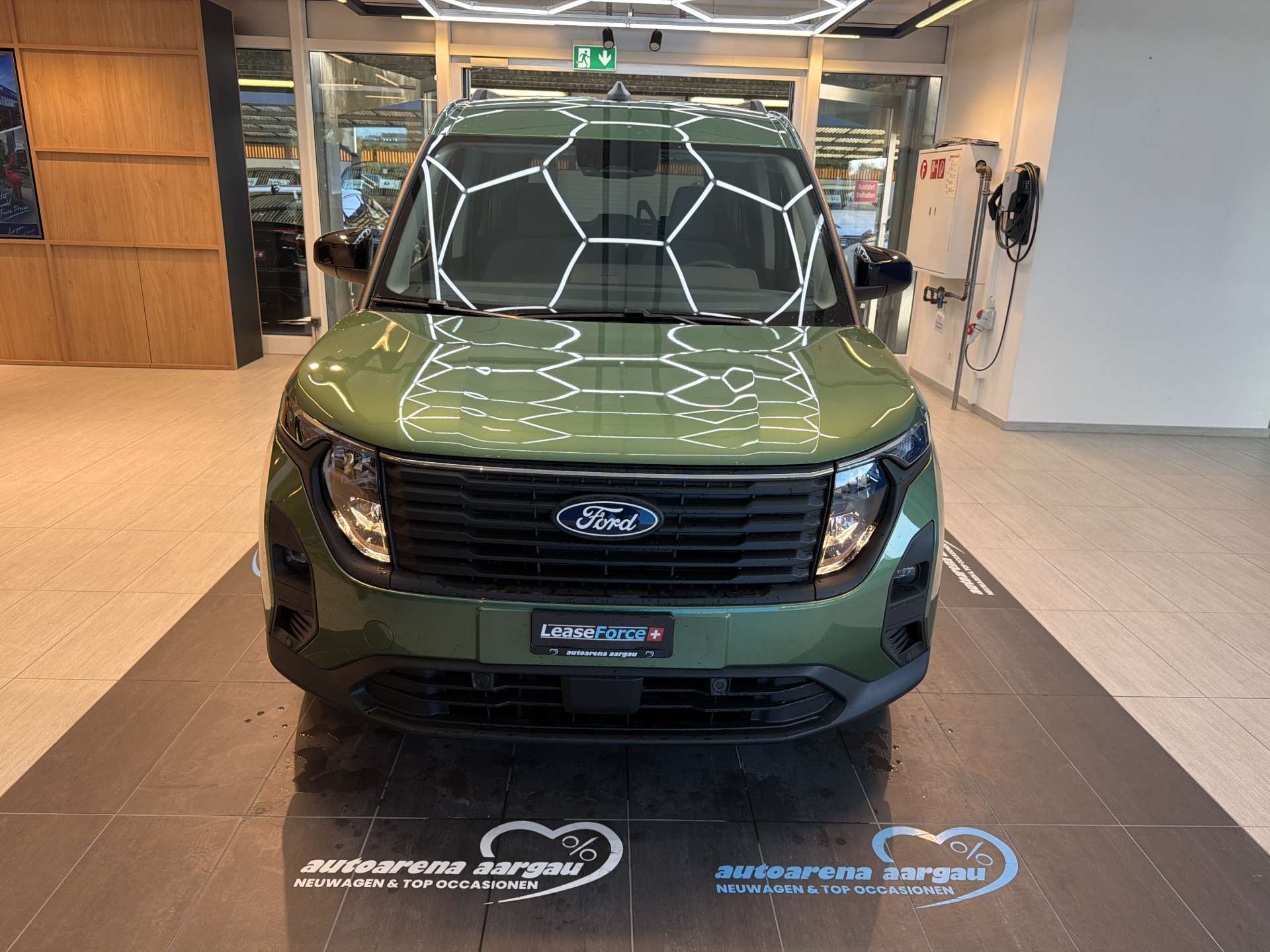 FORD Tourneo Courier 1.0 EcoBoost Titanium Automat-image-10