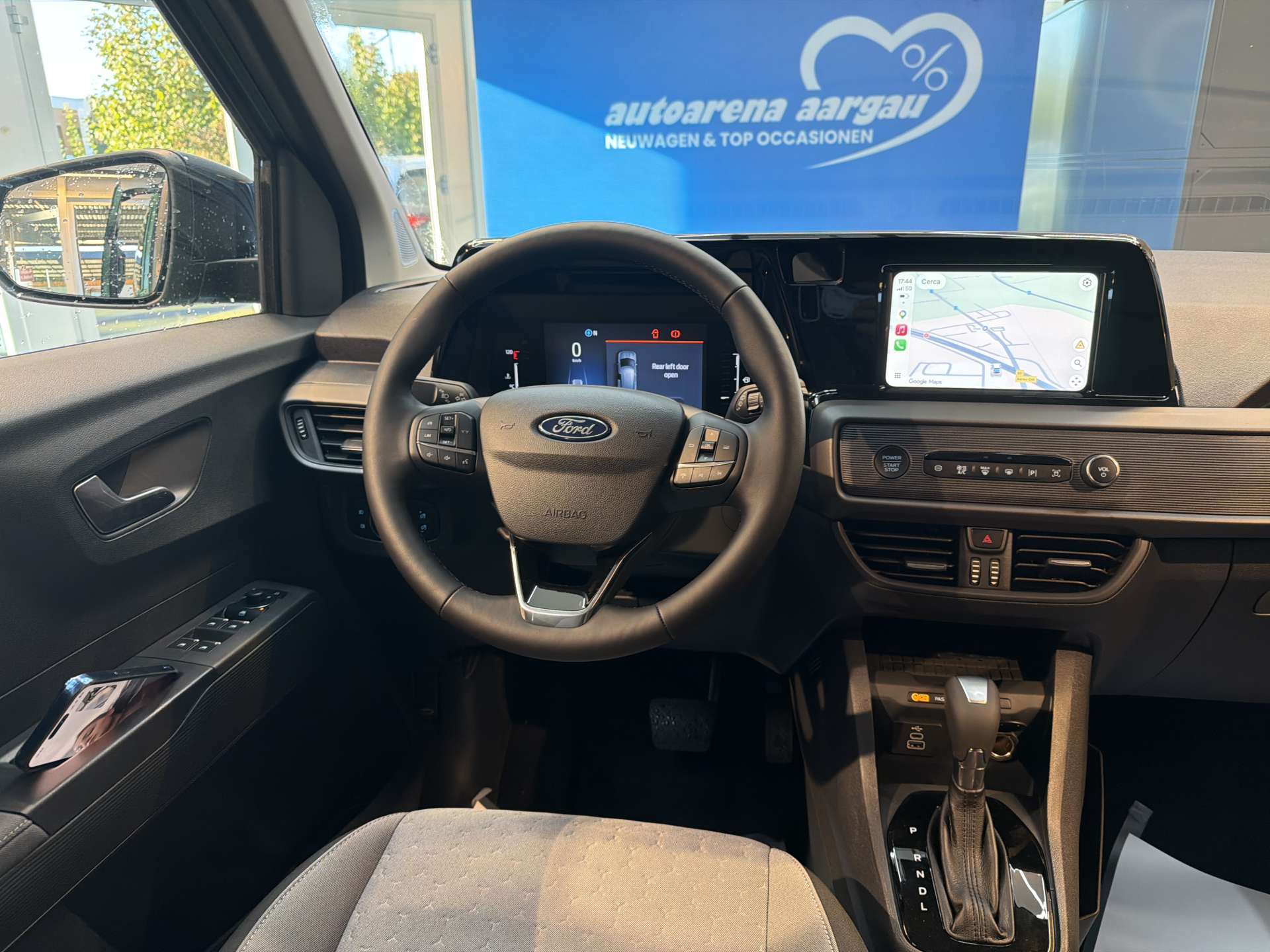 FORD Tourneo Courier 1.0 EcoBoost Titanium Automat-image-4