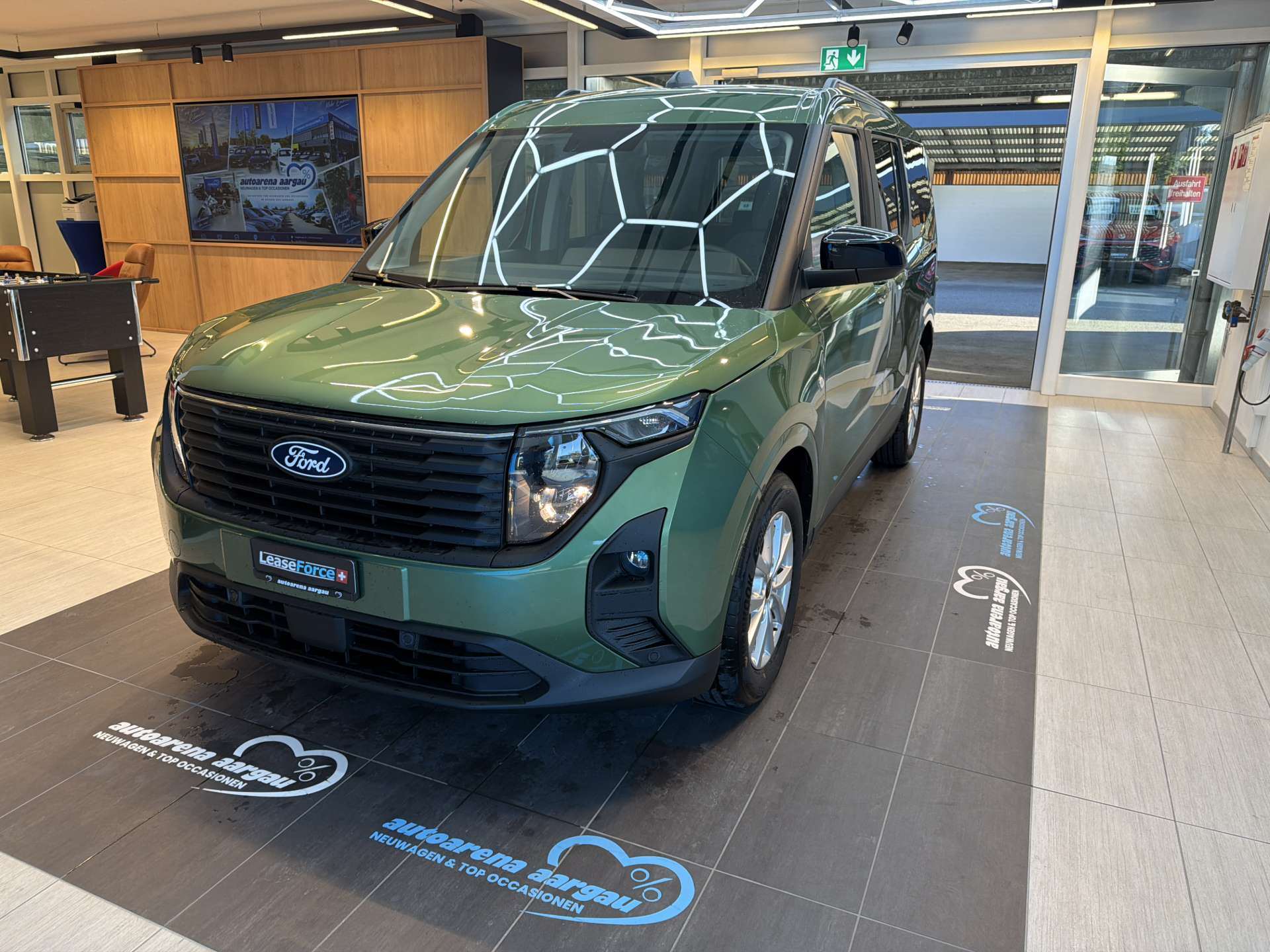 FORD Tourneo Courier 1.0 EcoBoost Titanium Automat
