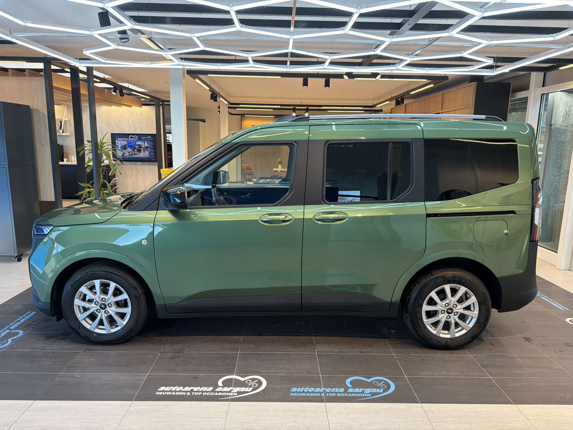FORD Tourneo Courier 1.0 EcoBoost Titanium Automat-image-13