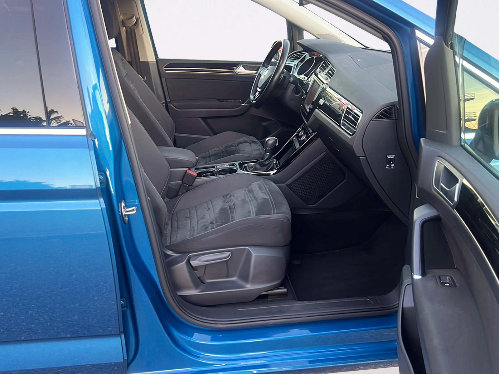 VW Touran 1.8 TSI BlueMotion Technology Highline DSG-image-8