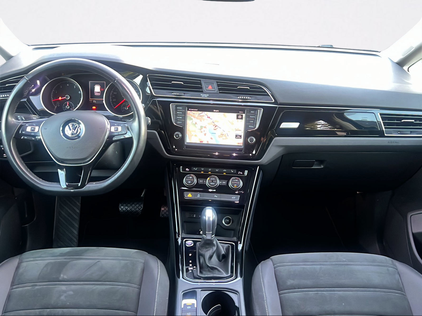 VW Touran 1.8 TSI BlueMotion Technology Highline DSG-image-4