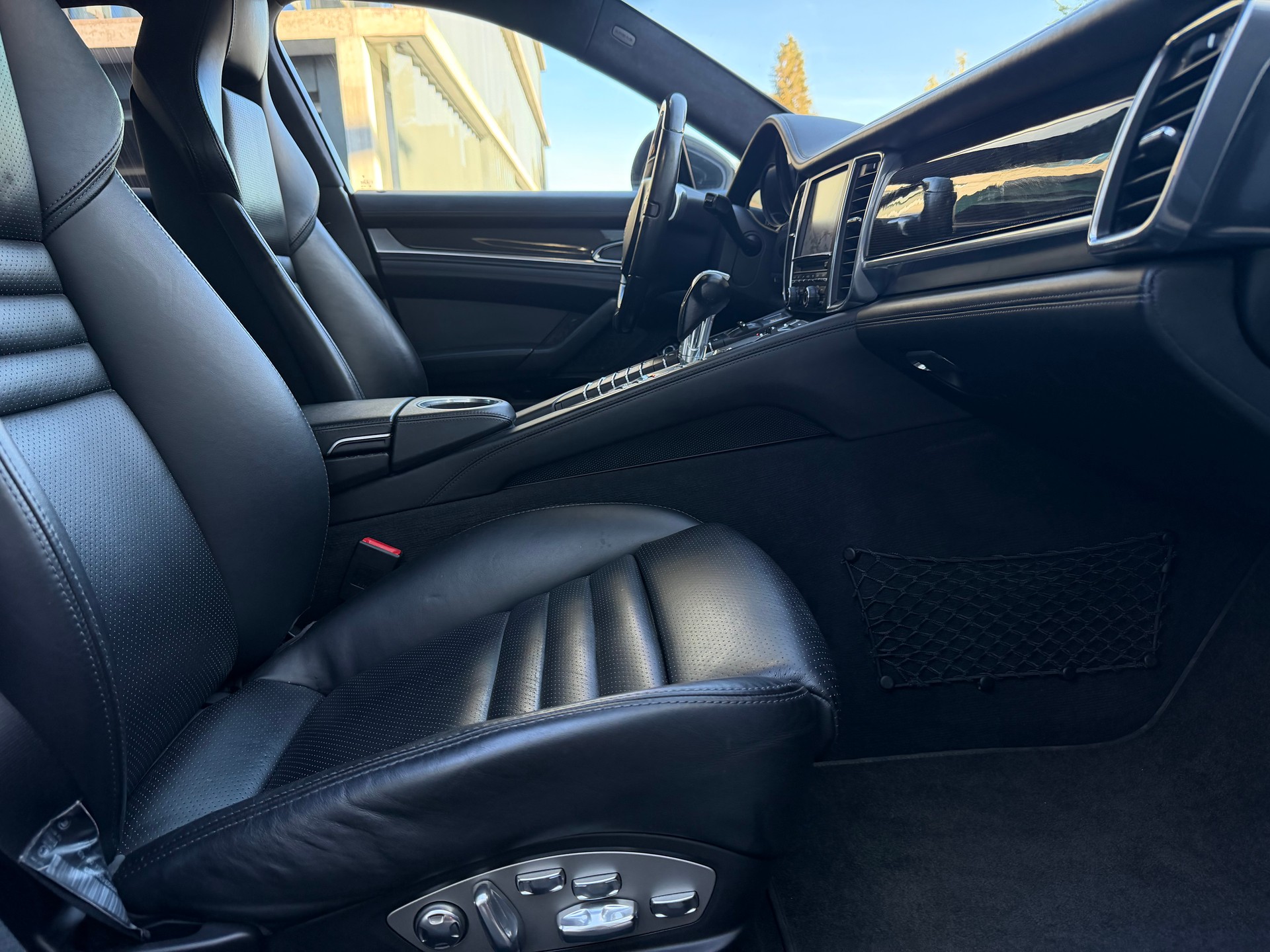 PORSCHE Panamera Turbo 4.8 PDK-image-16