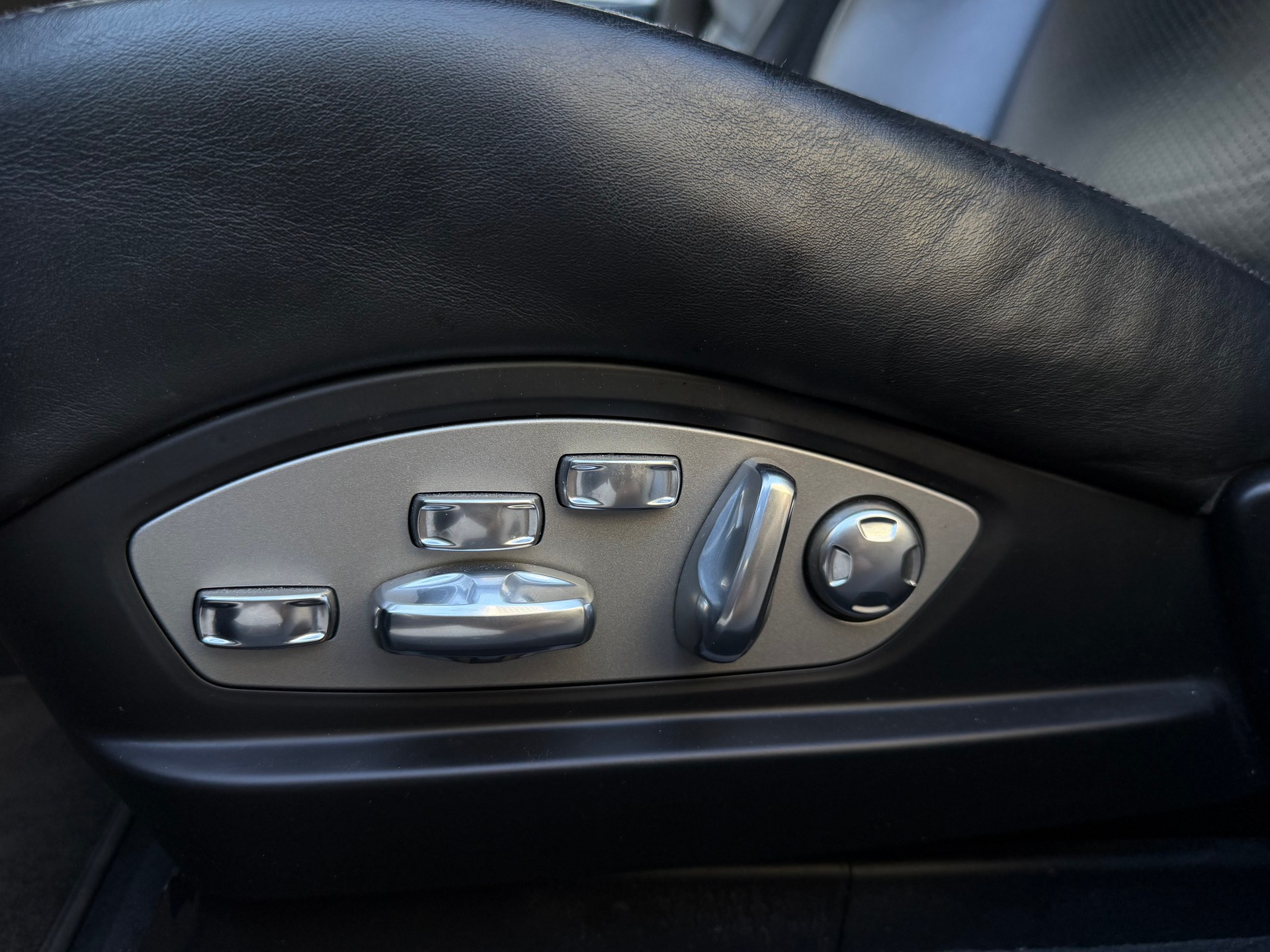 PORSCHE Panamera Turbo 4.8 PDK-image-24