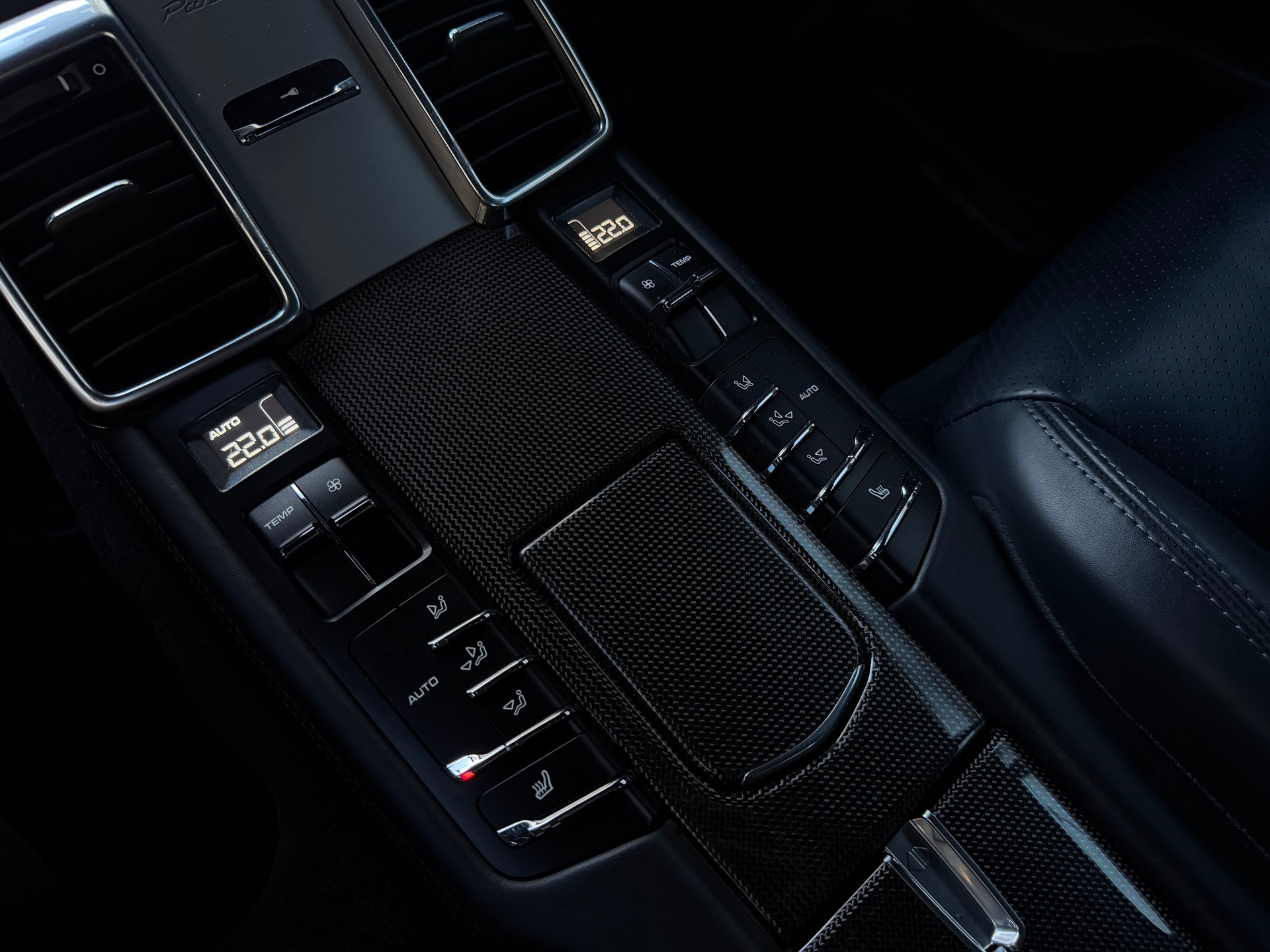 PORSCHE Panamera Turbo 4.8 PDK-image-23