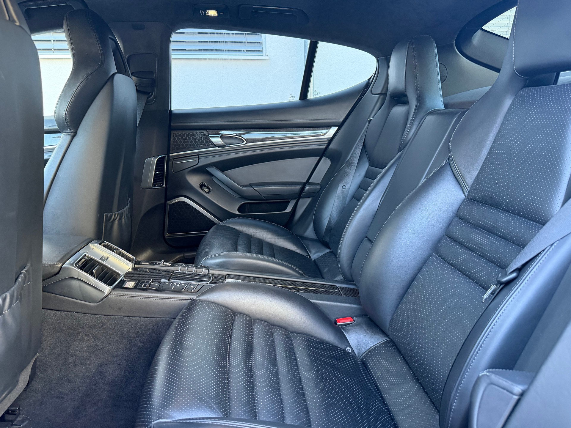 PORSCHE Panamera Turbo 4.8 PDK-image-17