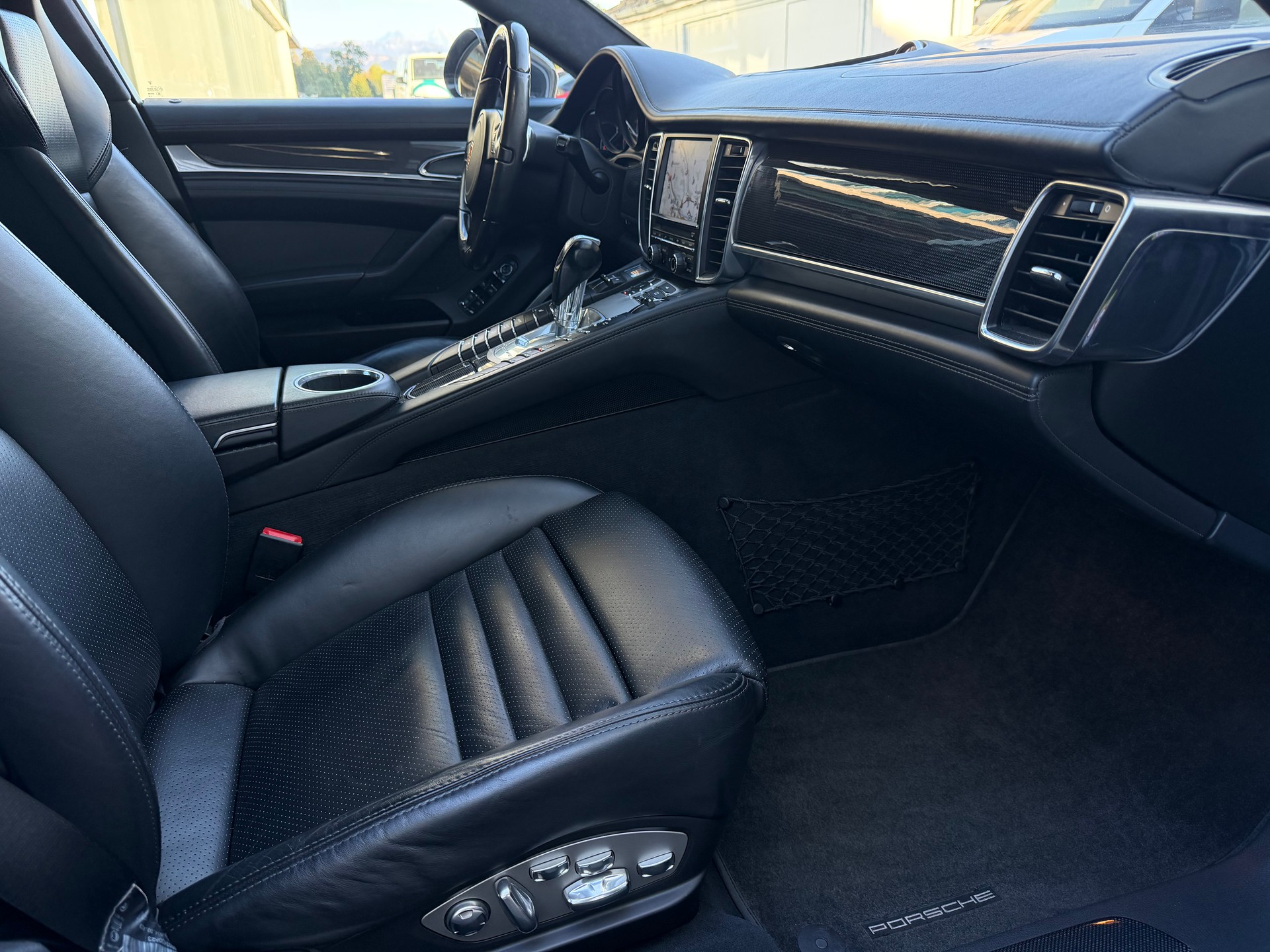 PORSCHE Panamera Turbo 4.8 PDK-image-15