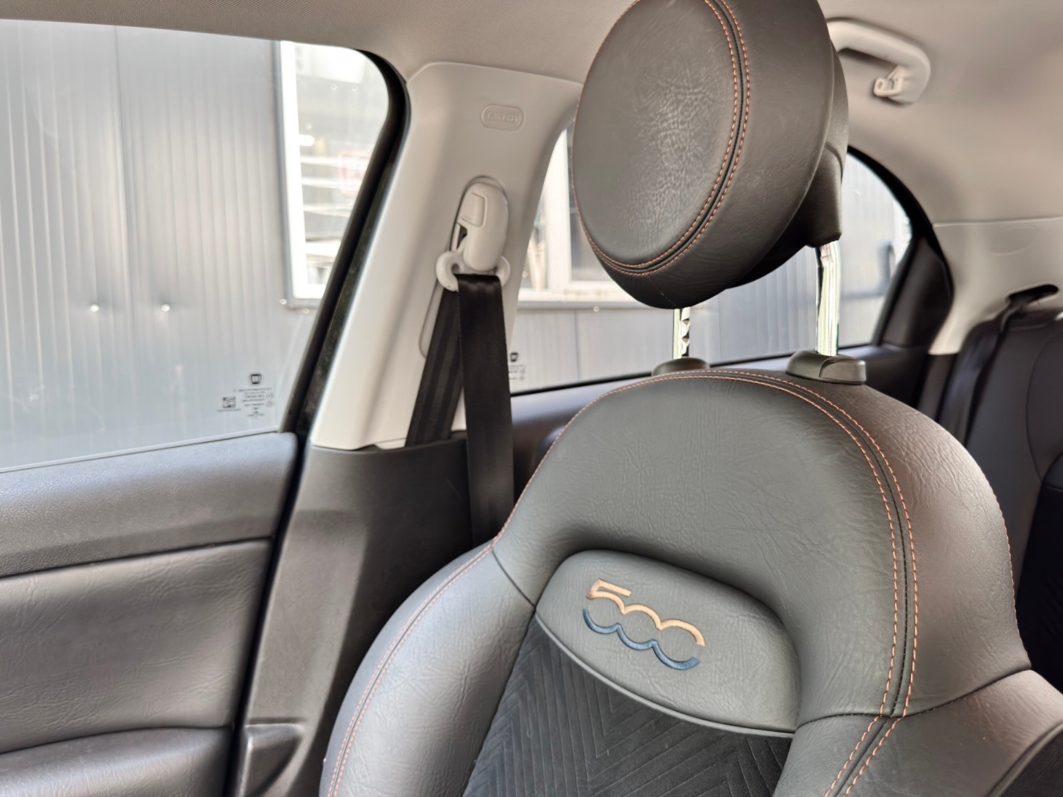 FIAT 500X 2.0 MJ Off Road Look S-Design 4x4 Automatic-image-18