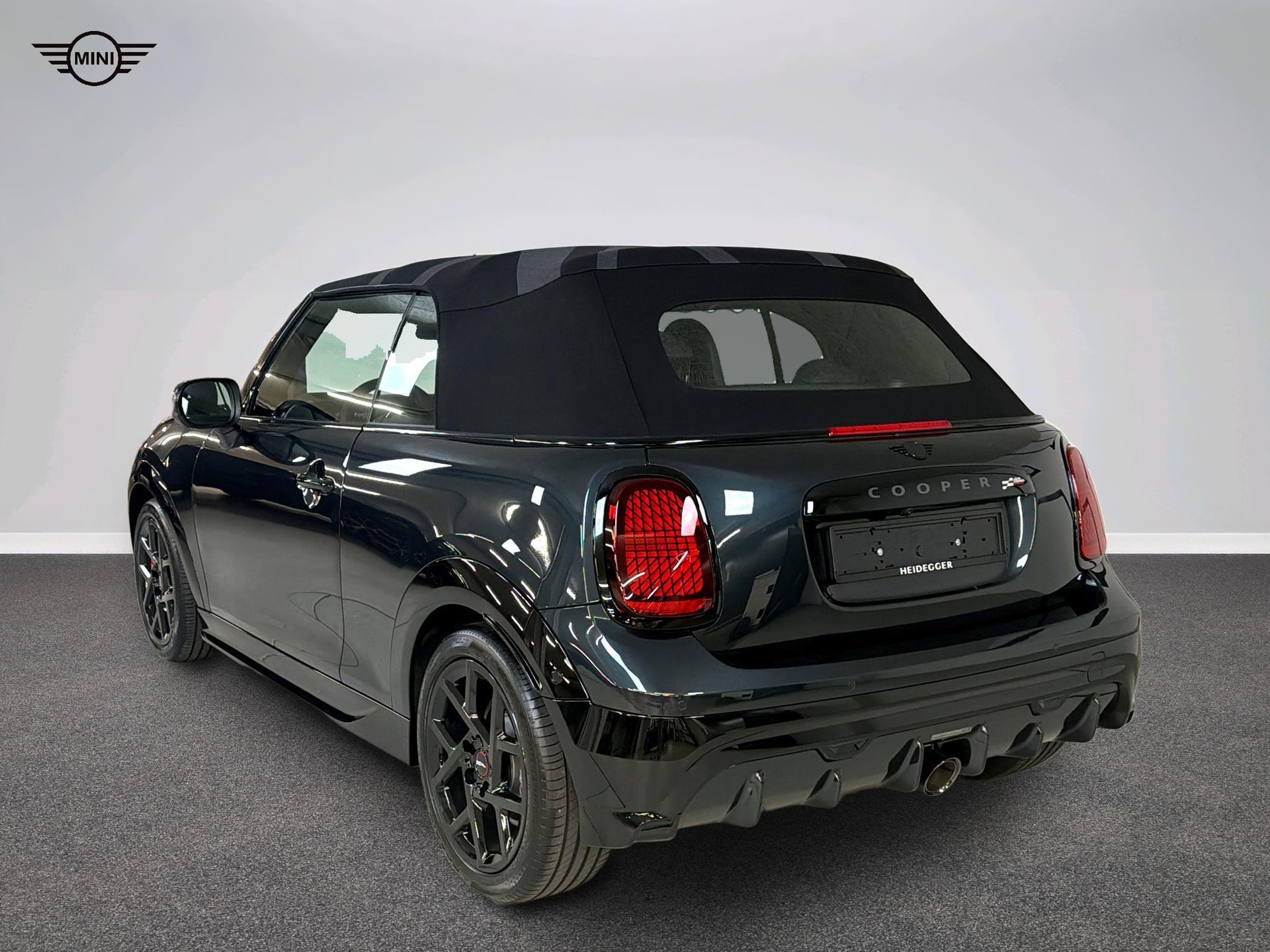 MINI John Cooper Works Cabrio-image-3