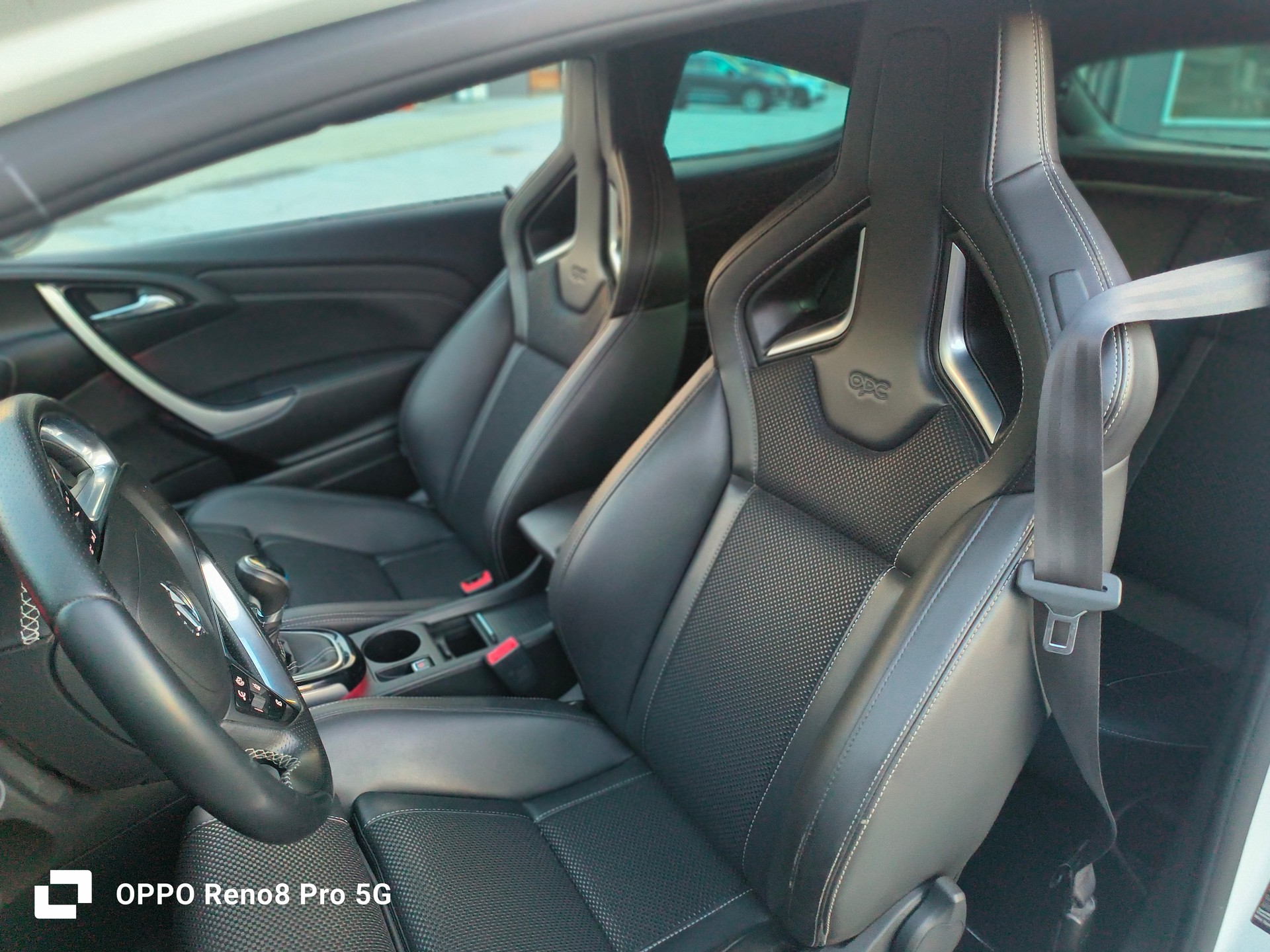 OPEL Astra GTC 2.0i 16V Turbo OPC-image-3