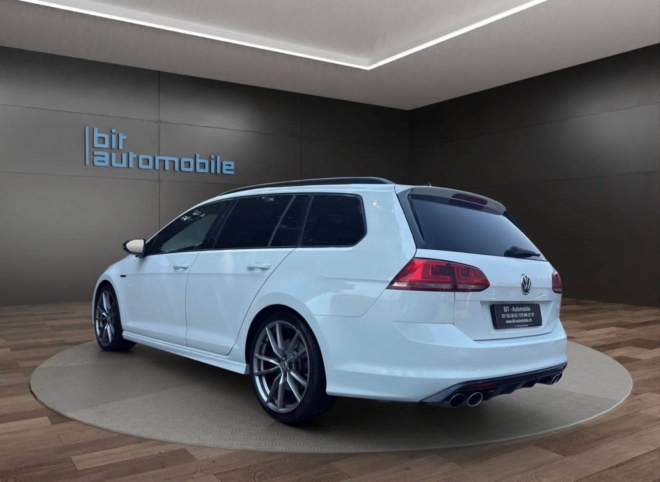 VW Variant 2.0 TSI R 4 Motion DSG-image-4