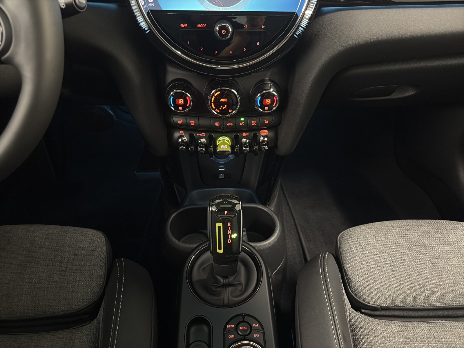 MINI Cooper SE-image-16