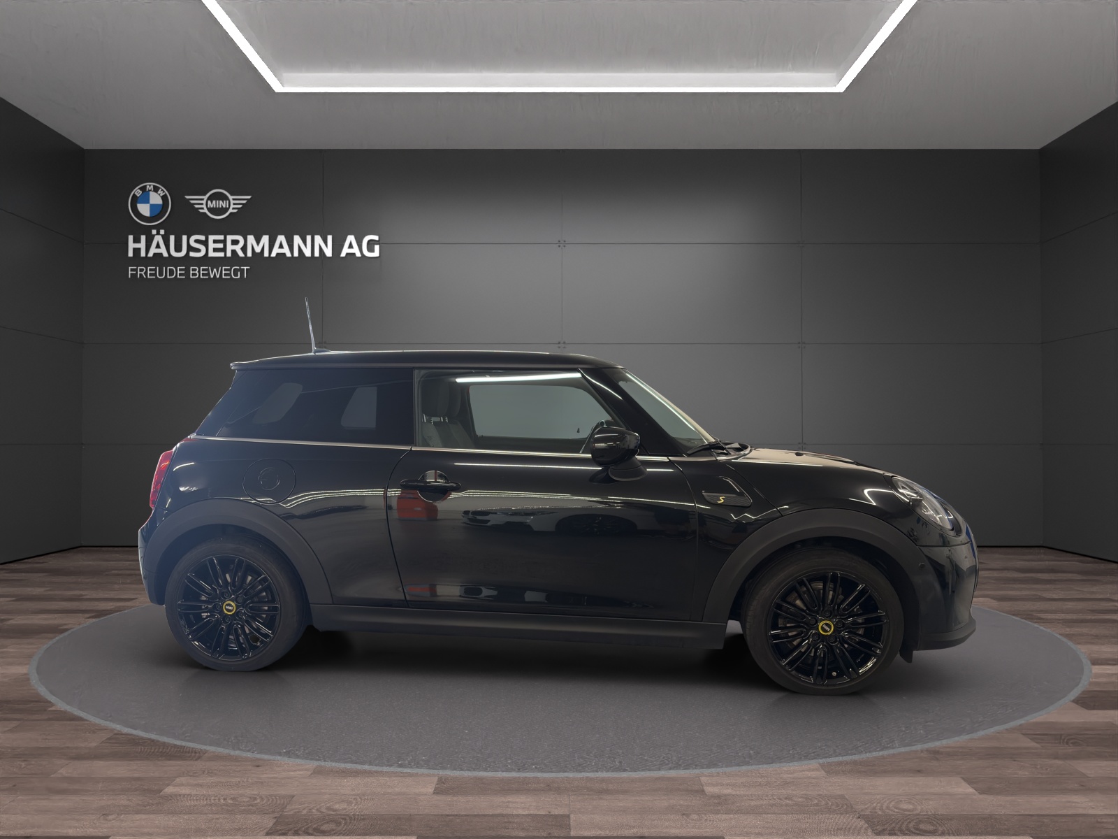 MINI Cooper SE-image-3