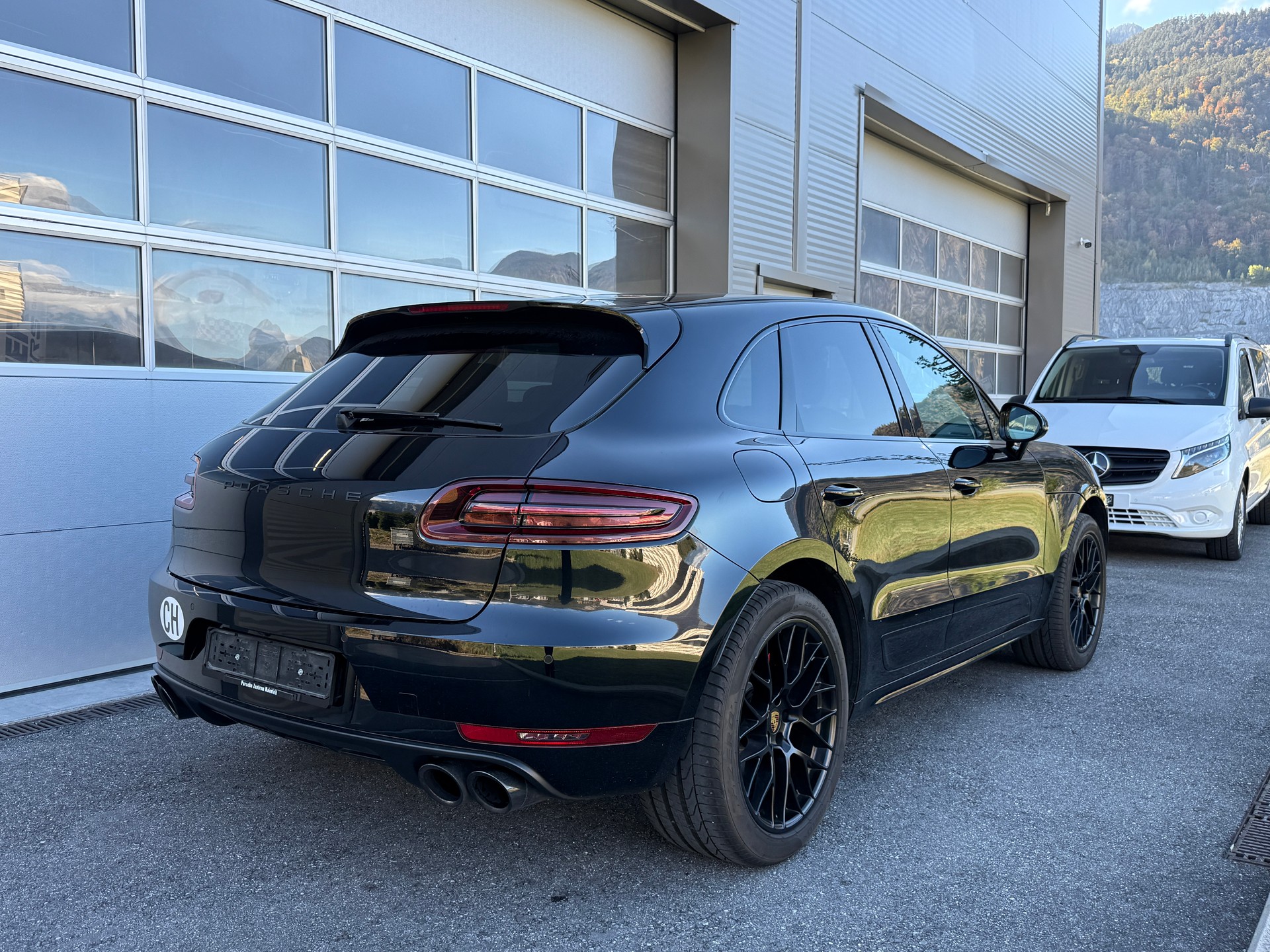 PORSCHE Macan GTS PDK-image-2