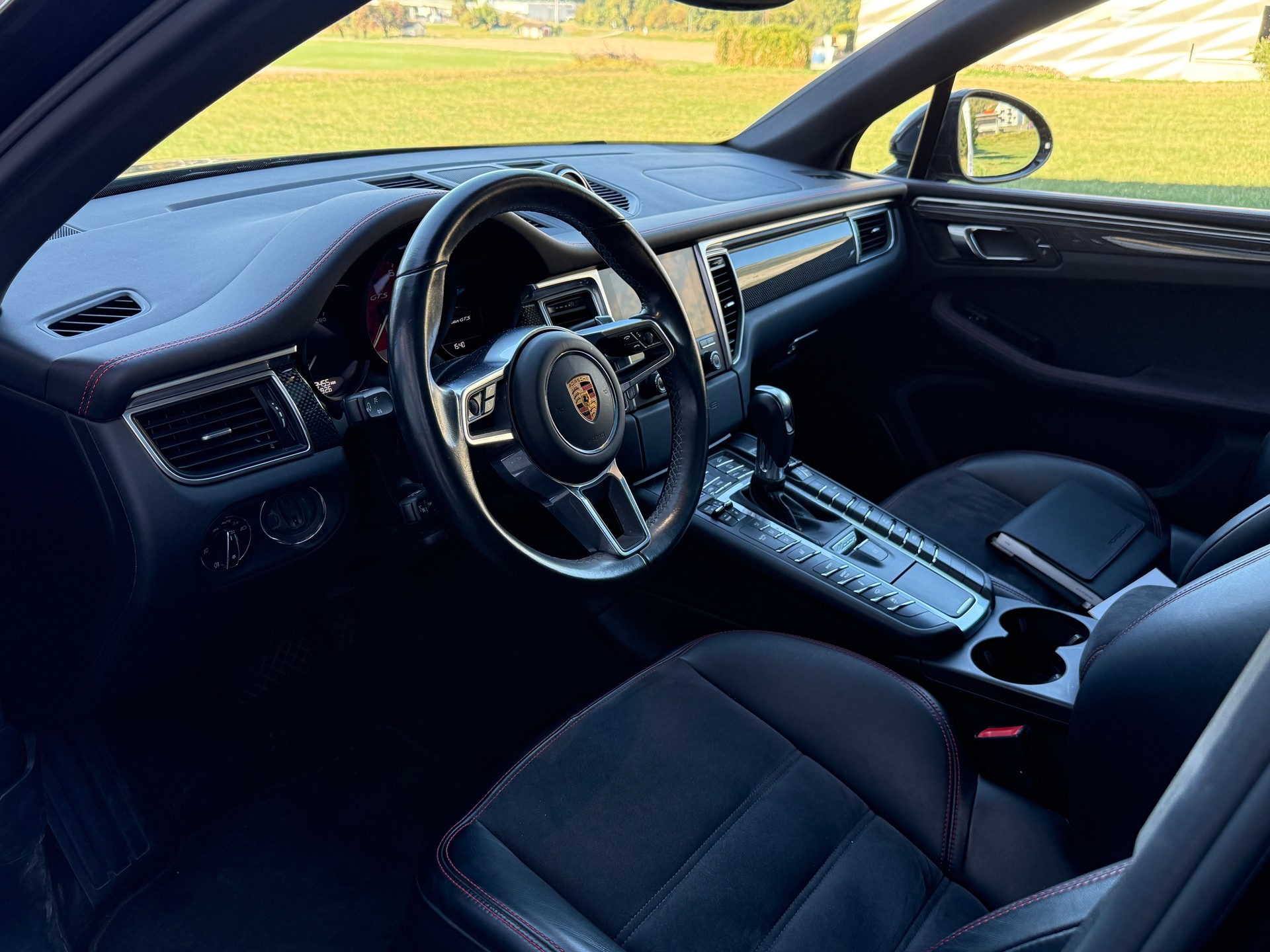 PORSCHE Macan GTS PDK-image-3