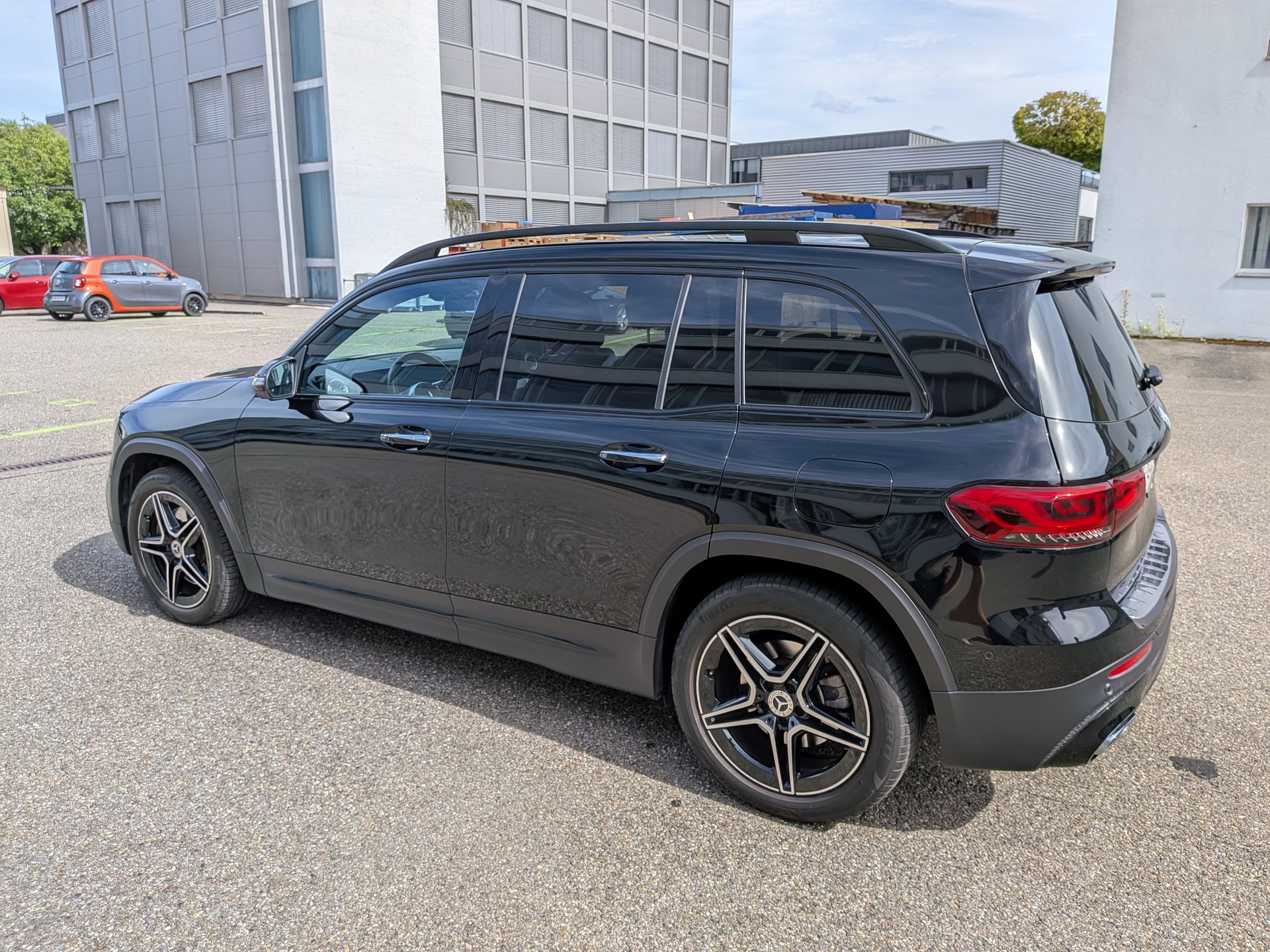 MERCEDES-BENZ GLB 250 AMG Line 4matic-image-1