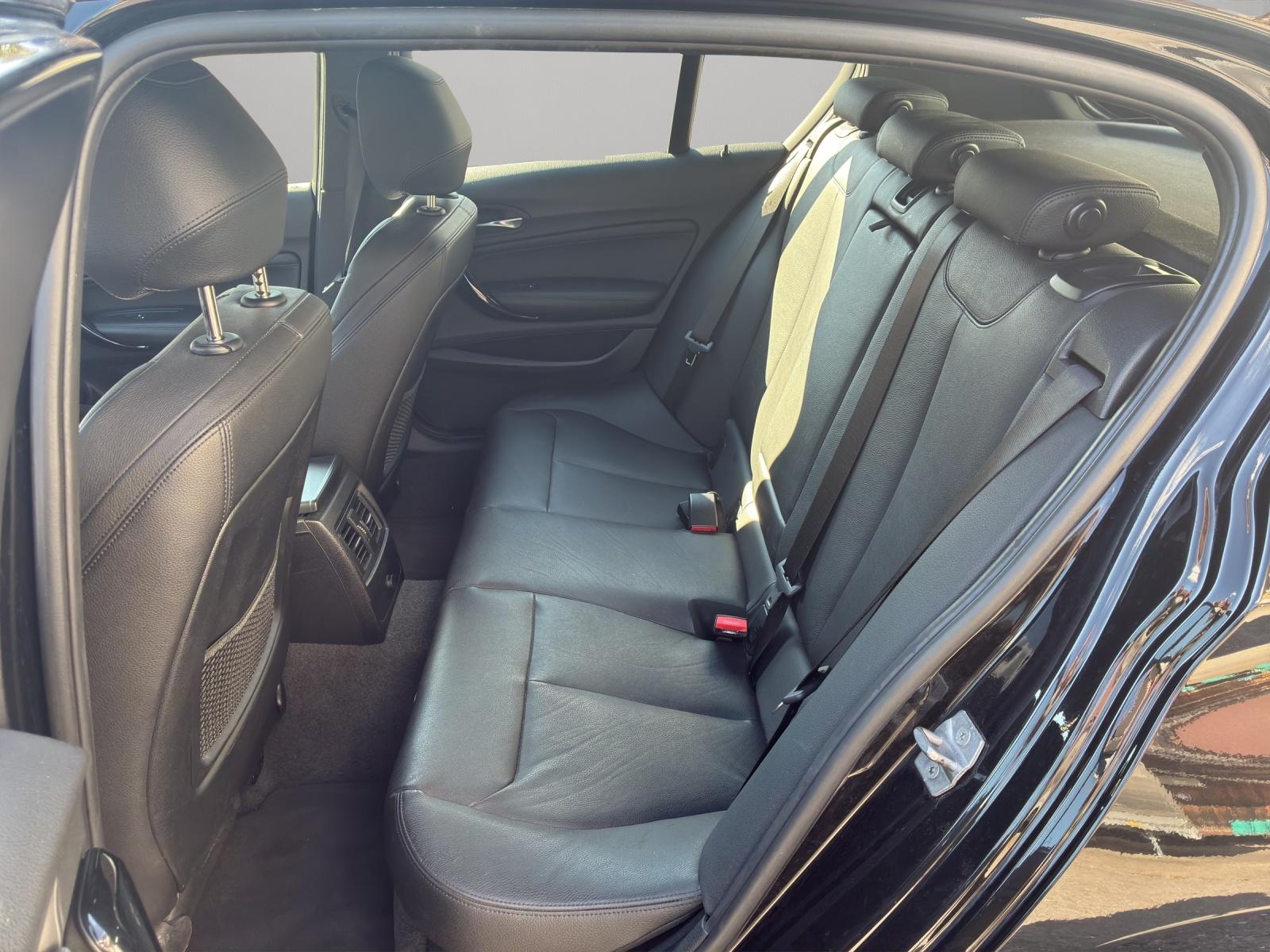 BMW 1er Reihe F20 120d xDrive SAG-image-9