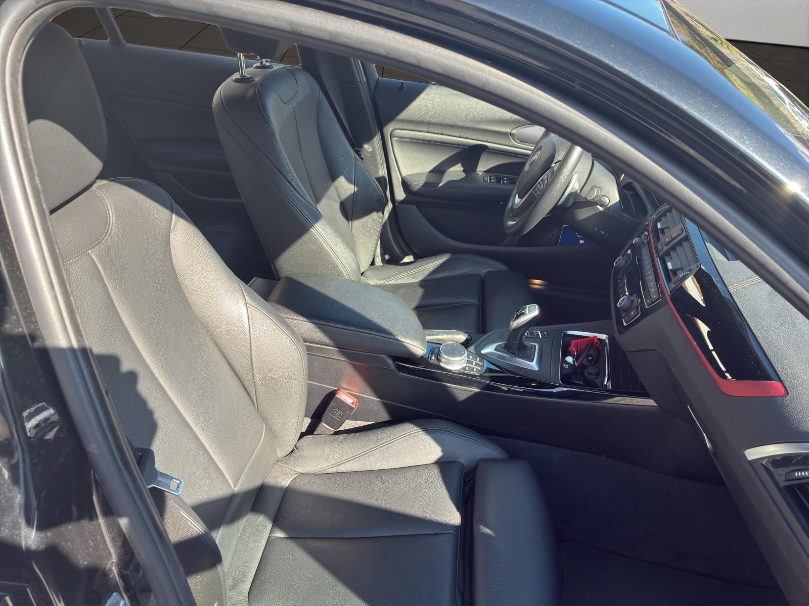 BMW 1er Reihe F20 120d xDrive SAG-image-10