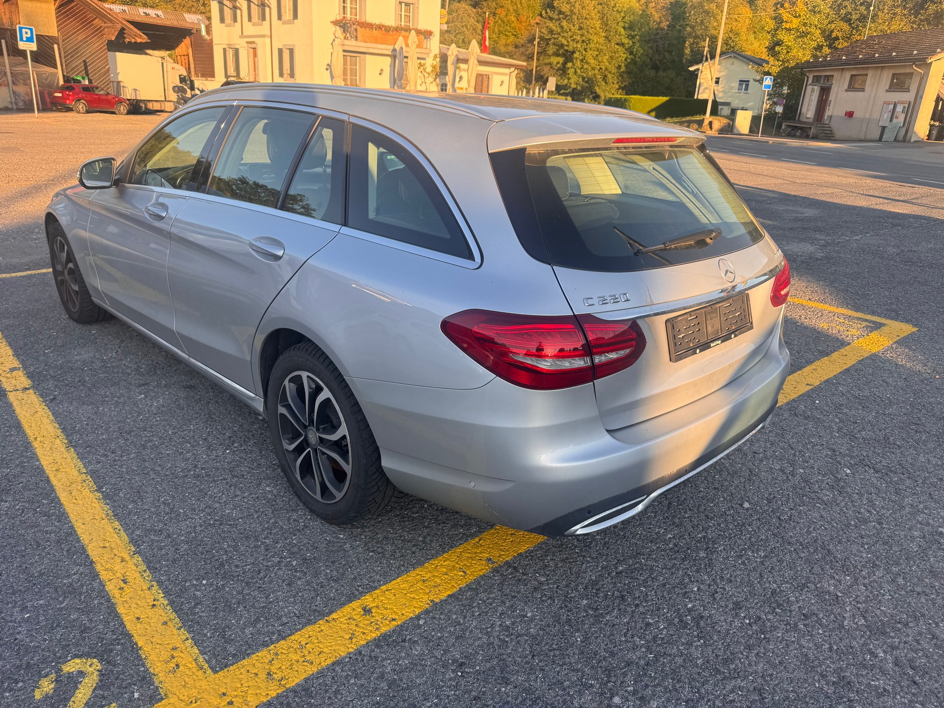 MERCEDES-BENZ C 220 BlueTEC Swiss Star Exclusive 7G-Tronic-image-2