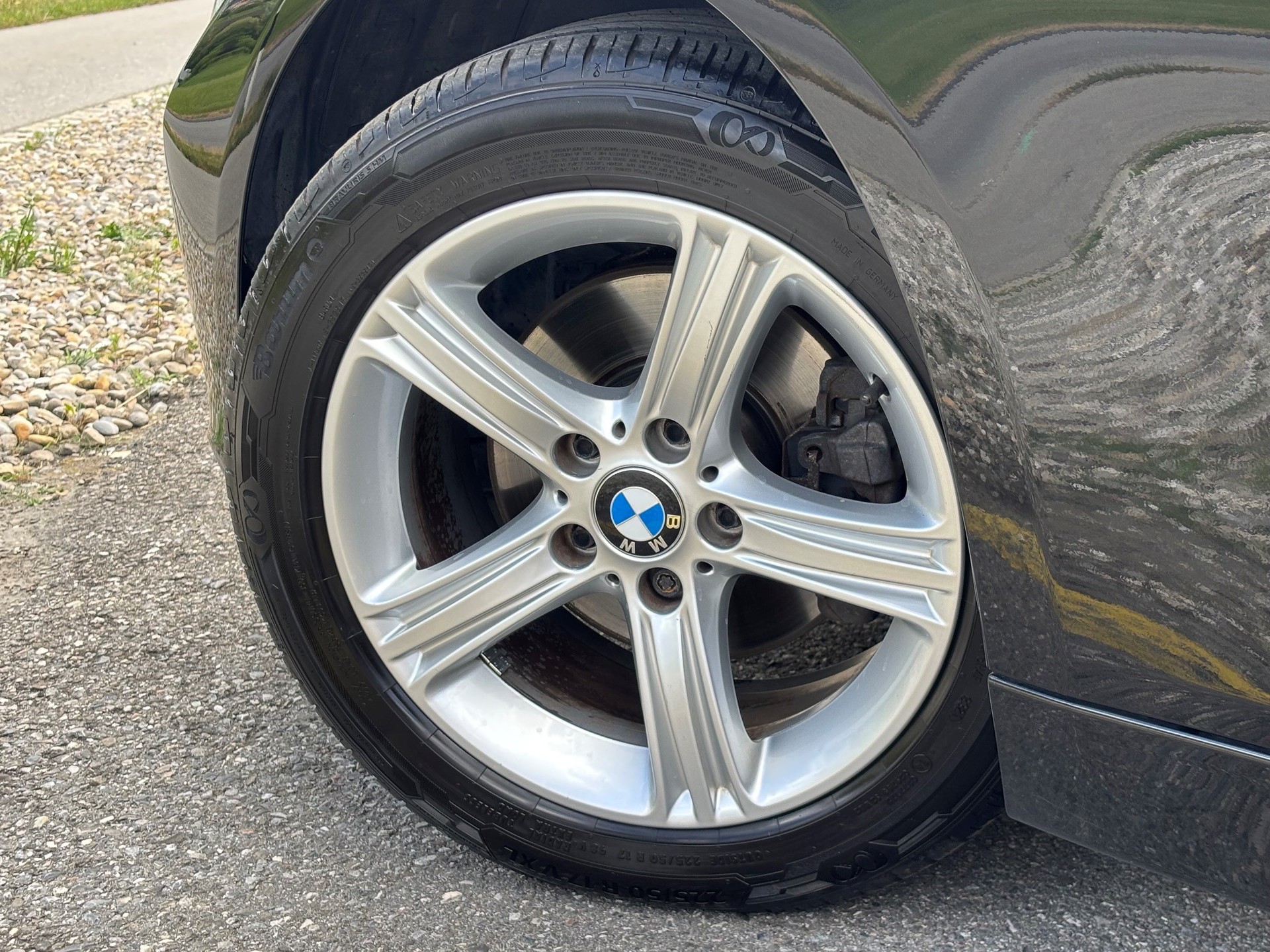 BMW 320d xDrive Touring-image-4