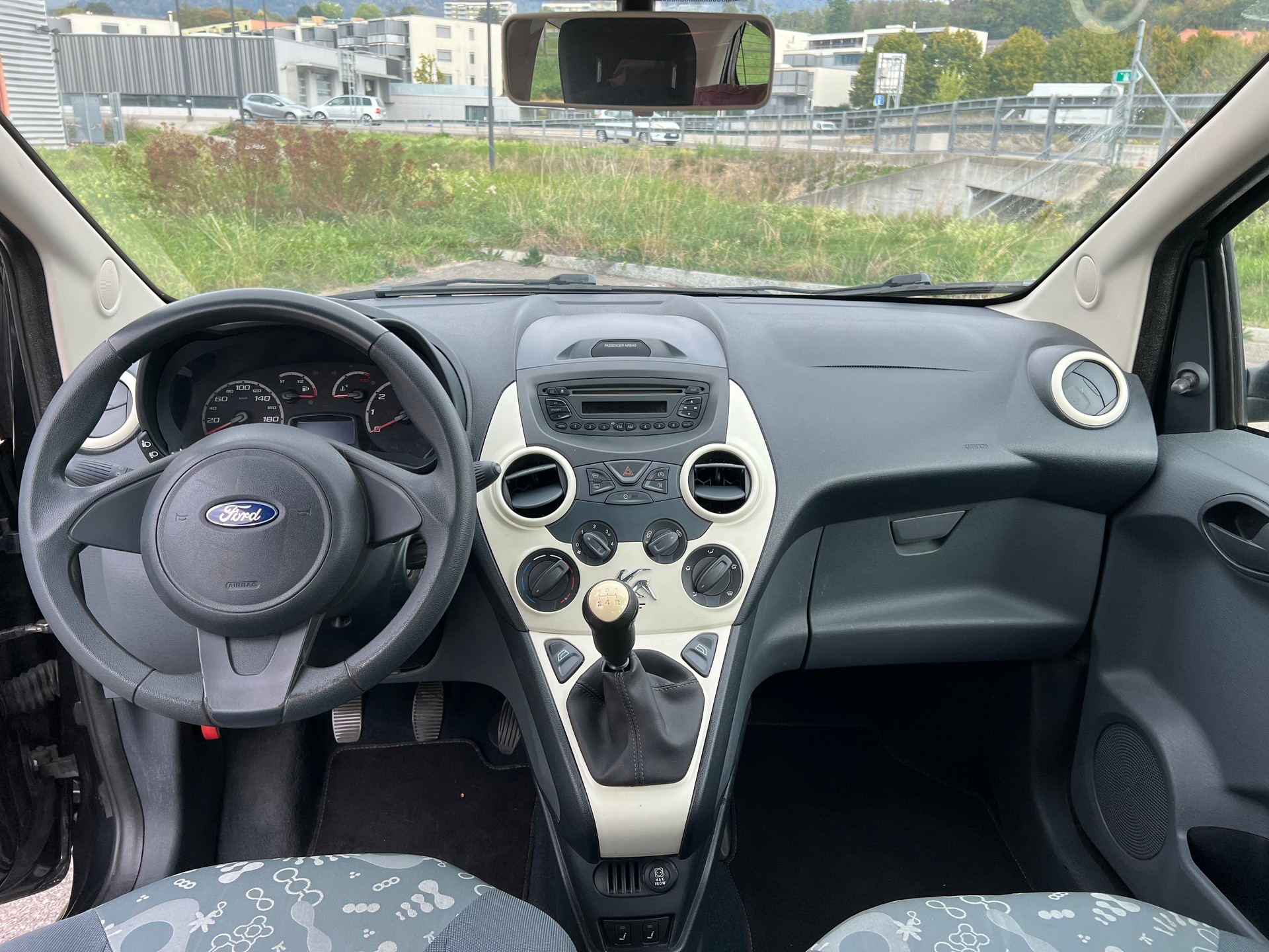 FORD KA 1.25 Titanium-image-6