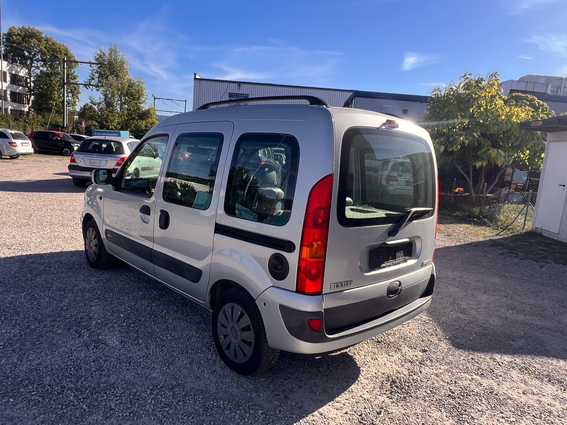 RENAULT Kangoo 1.5 dCi Grand Volume-image-4