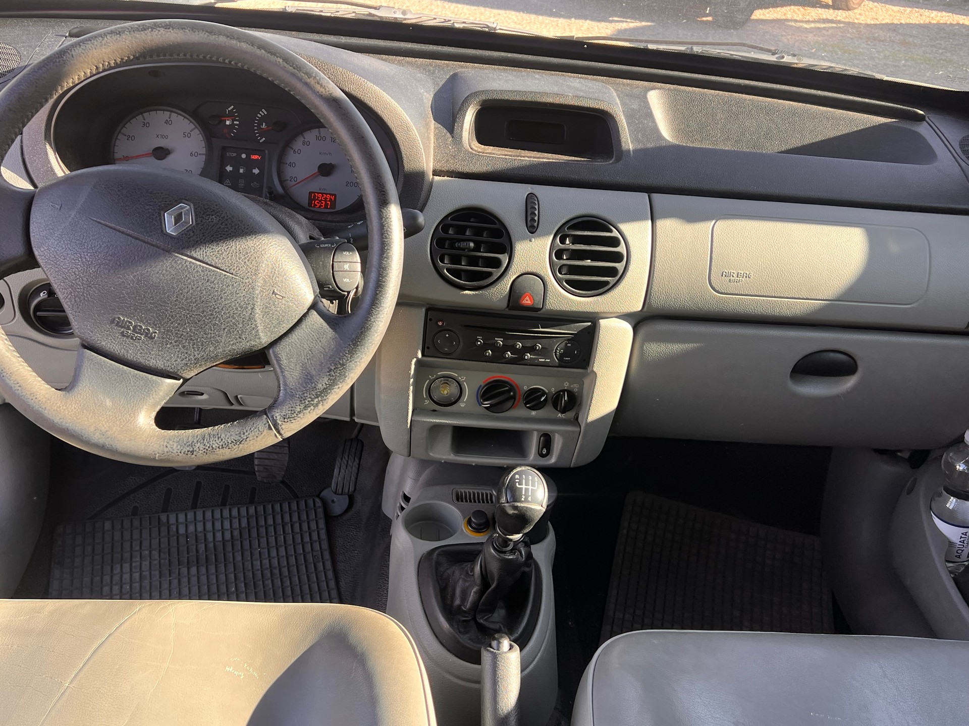 RENAULT Kangoo 1.5 dCi Grand Volume-image-9