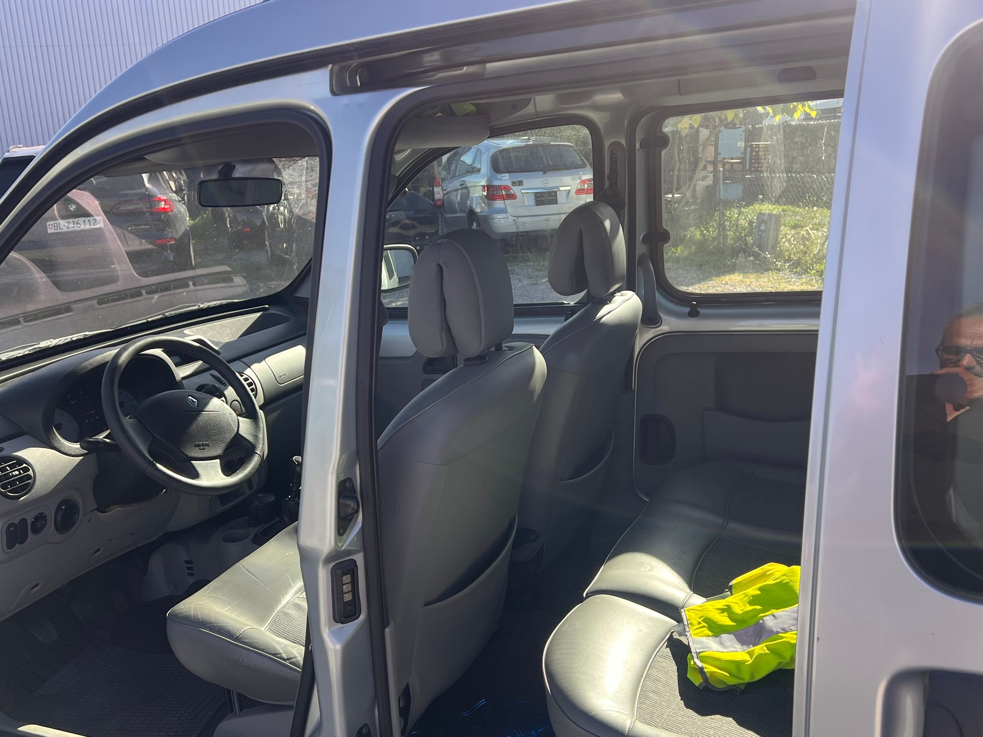 RENAULT Kangoo 1.5 dCi Grand Volume-image-12