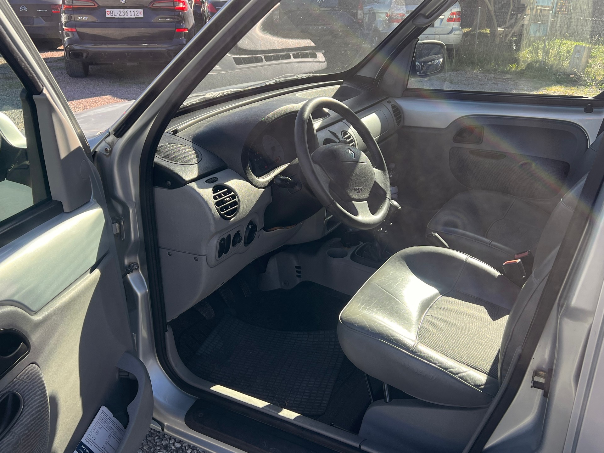 RENAULT Kangoo 1.5 dCi Grand Volume-image-11