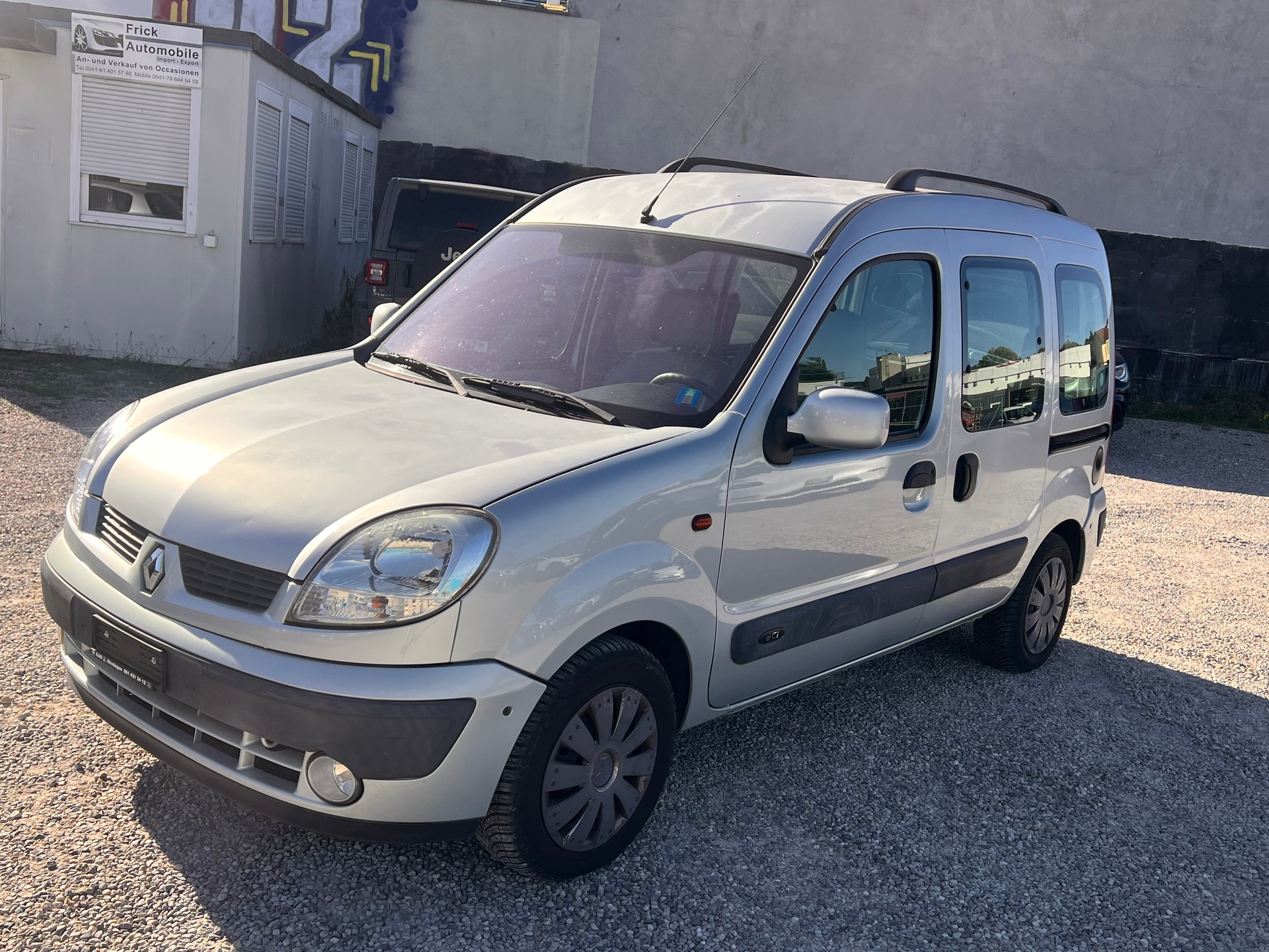 RENAULT Kangoo 1.5 dCi Grand Volume-image-2