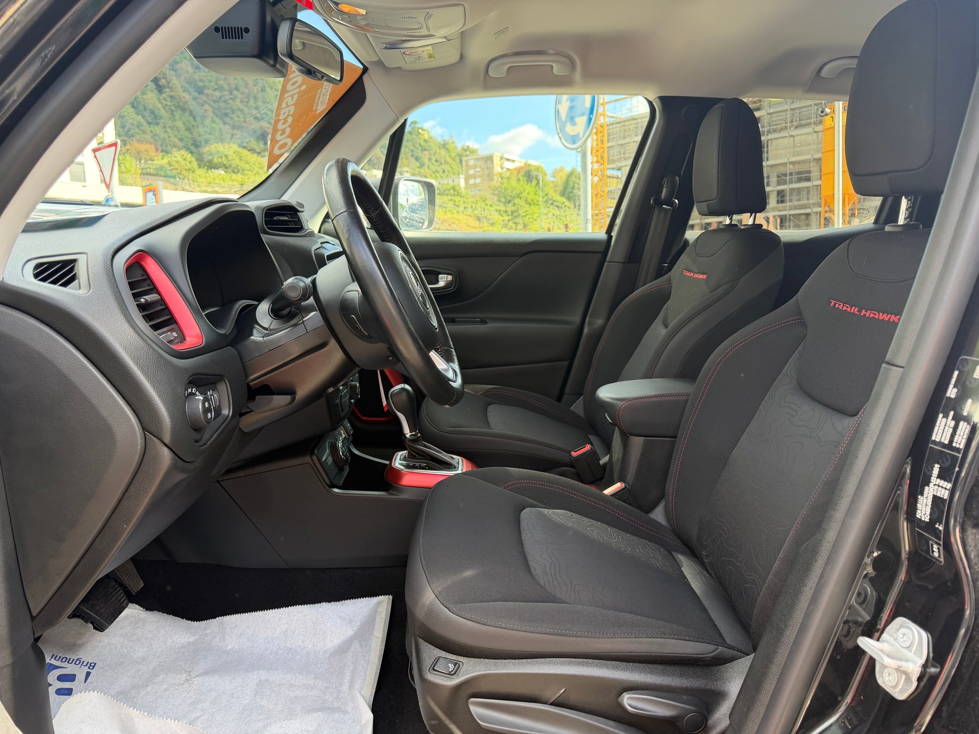 JEEP Renegade 2.0 MJ Trailhawk AWD + Low Range 9ATX-image-10