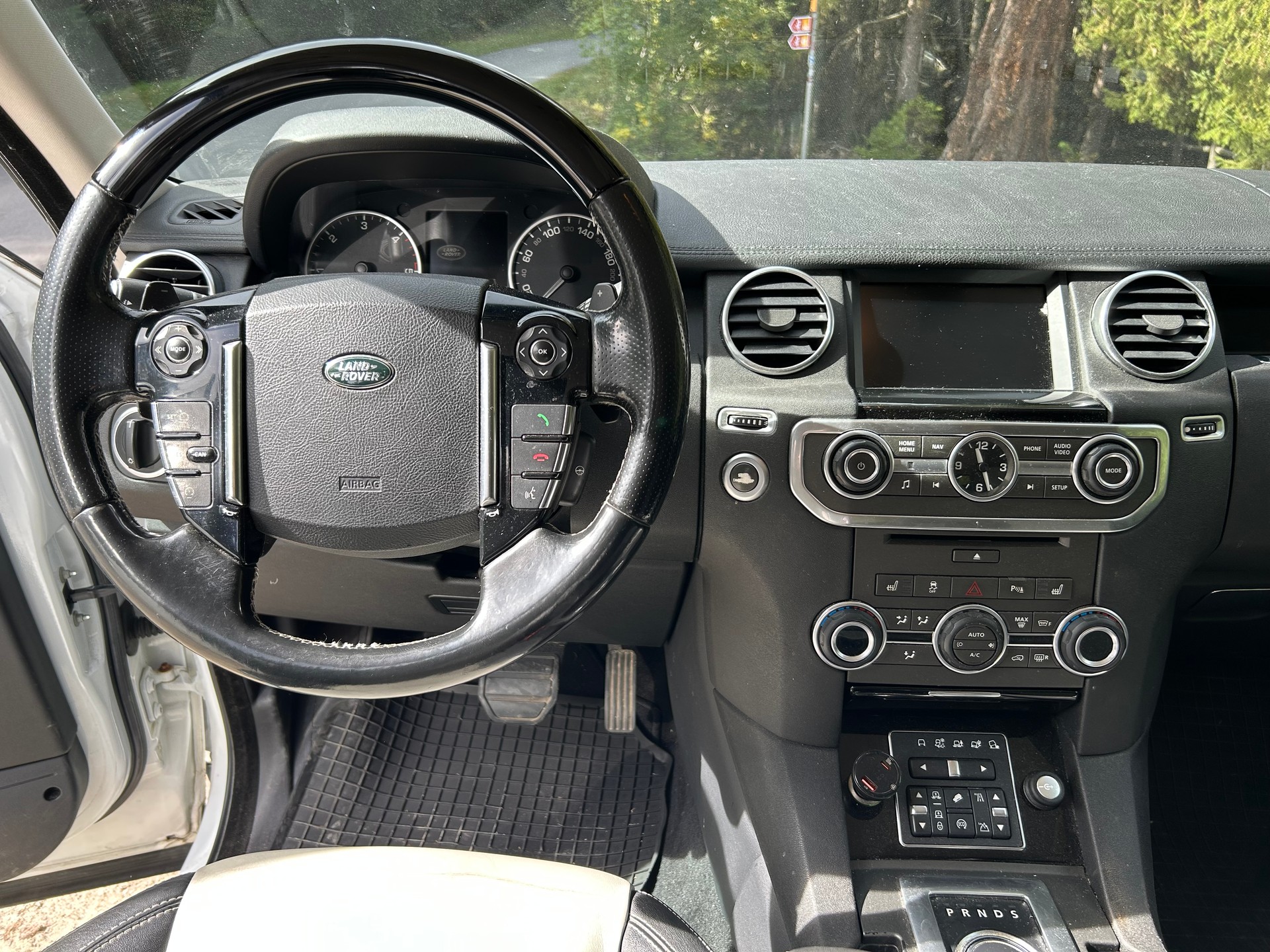 LAND ROVER 3.0 SDV6 256 HSE-image-3