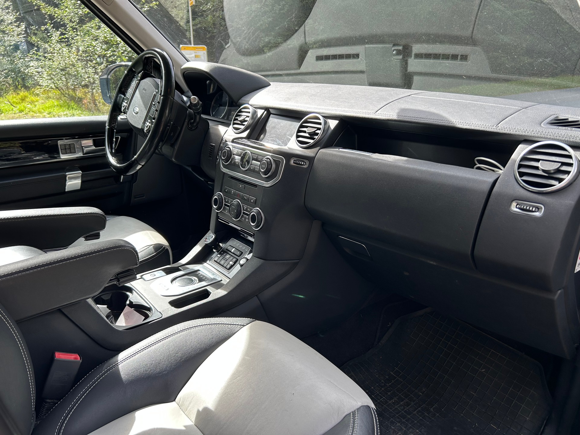 LAND ROVER 3.0 SDV6 256 HSE-image-4