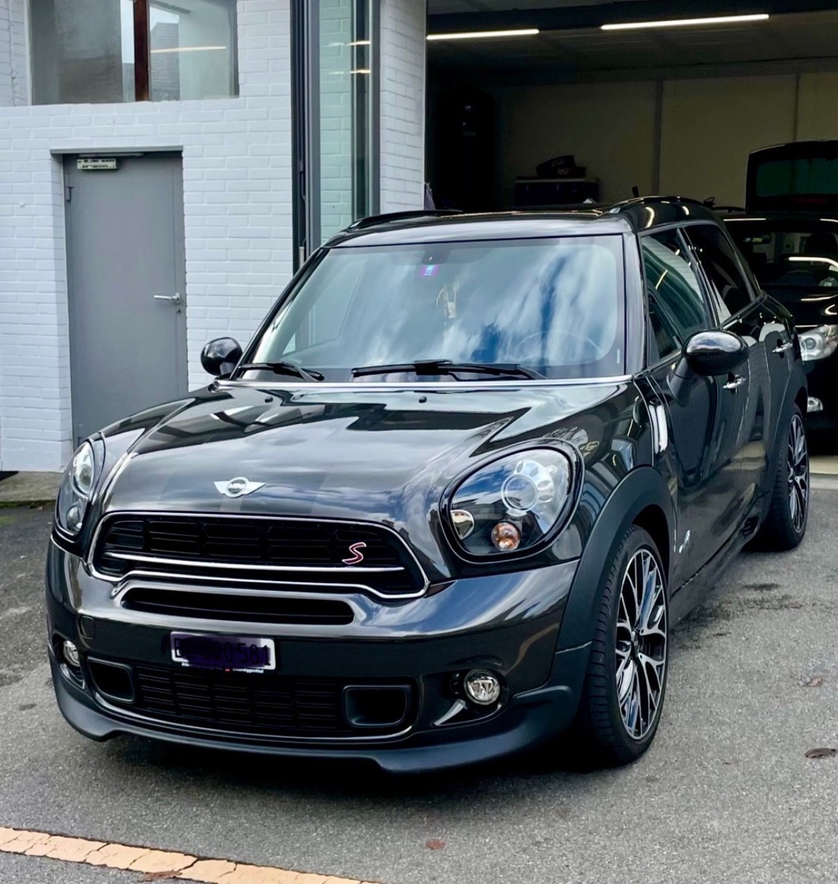 MINI JohnCooperWorks - S ALL4 / Navi/Leder/Panoramadach/8 fach bereift/Harman Kardon/frisch MFK-image-0