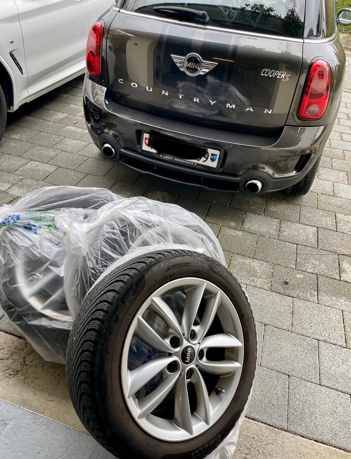 MINI JohnCooperWorks - S ALL4 / Navi/Leder/Panoramadach/8 fach bereift/Harman Kardon/frisch MFK-image-2