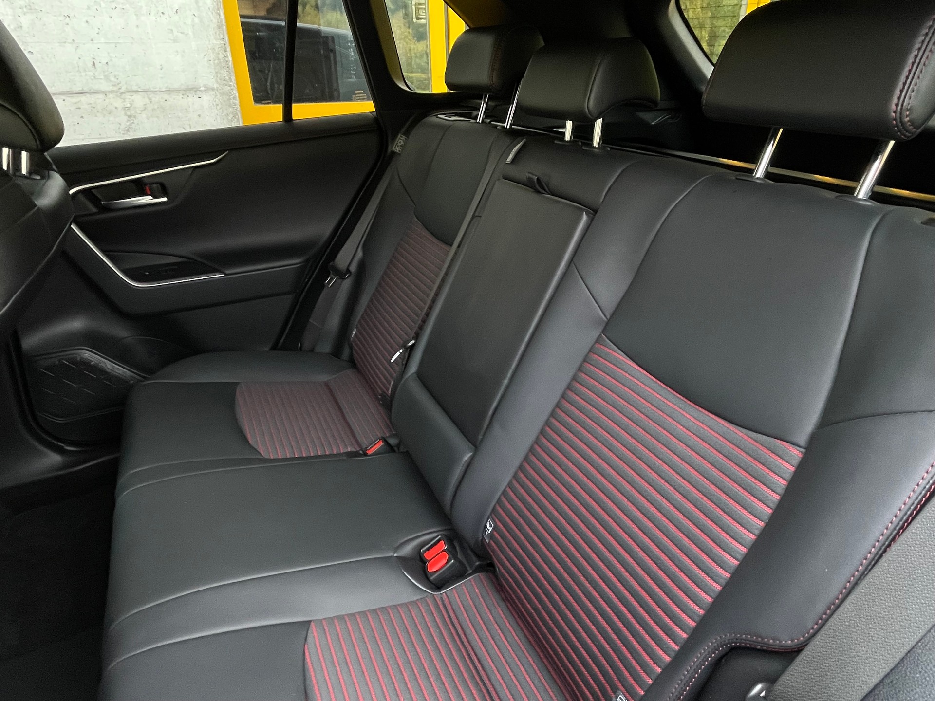 TOYOTA RAV-4 2.5 PHEV Premium e-CVT 4WD-image-15