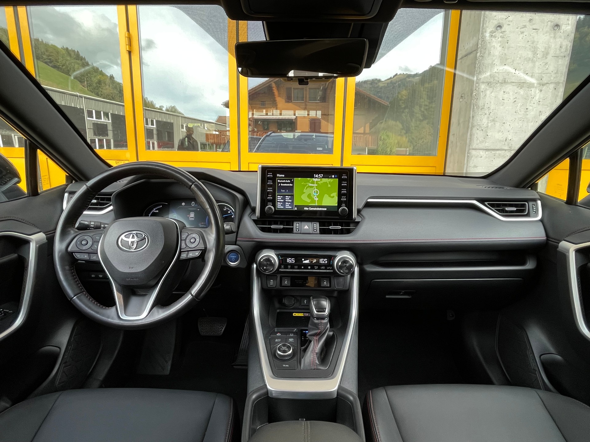 TOYOTA RAV-4 2.5 PHEV Premium e-CVT 4WD-image-13