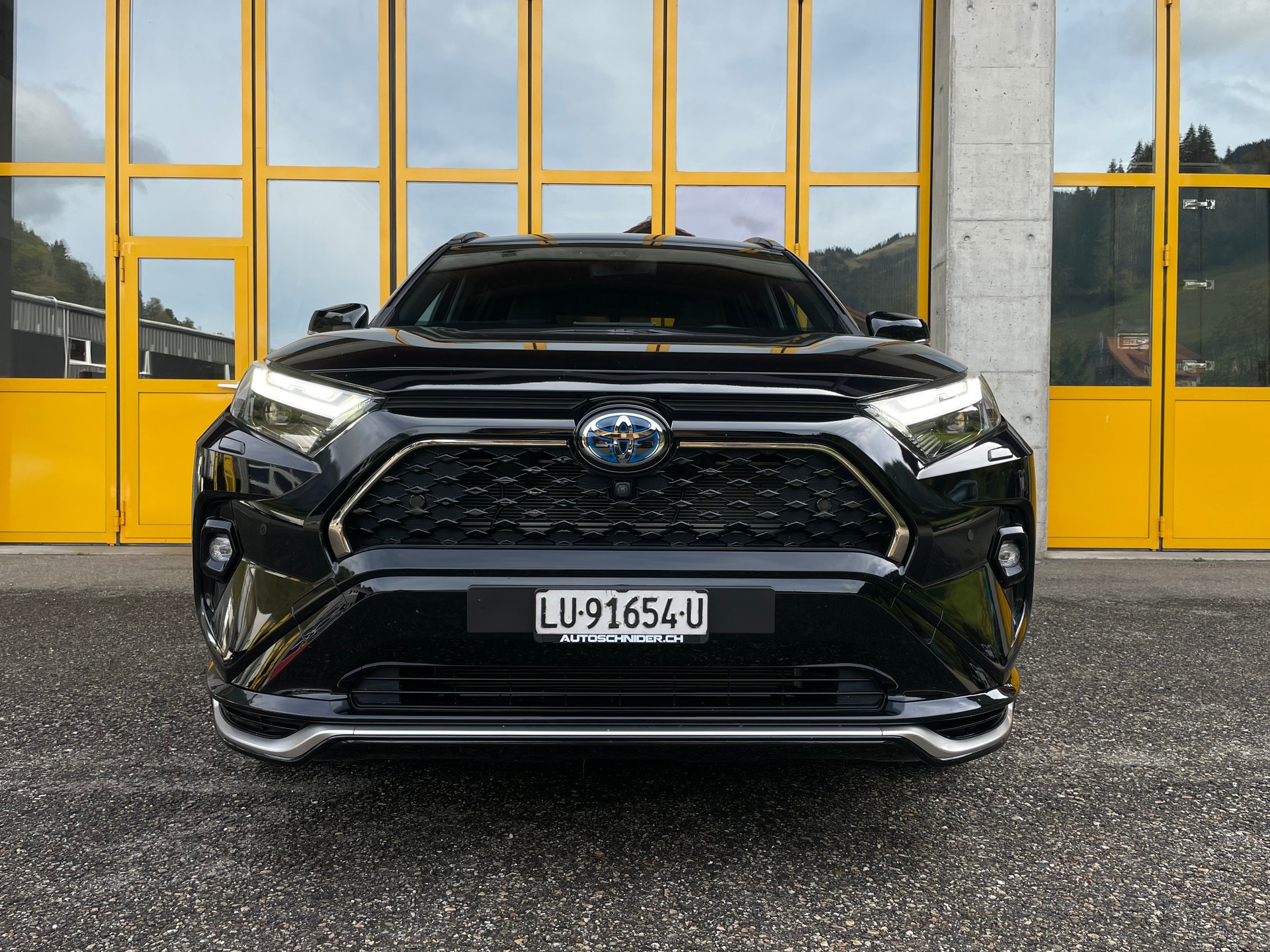 TOYOTA RAV-4 2.5 PHEV Premium e-CVT 4WD-image-9