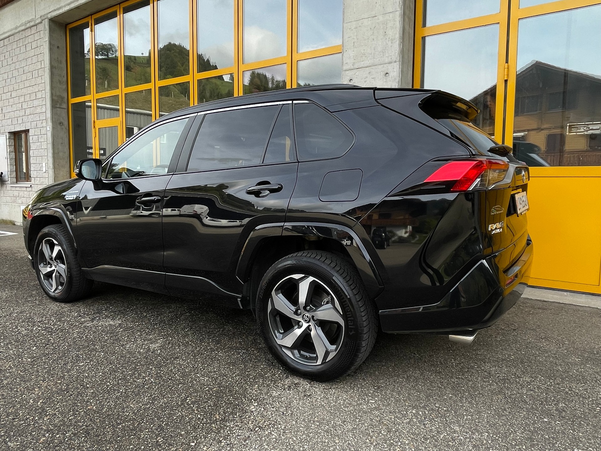 TOYOTA RAV-4 2.5 PHEV Premium e-CVT 4WD-image-3